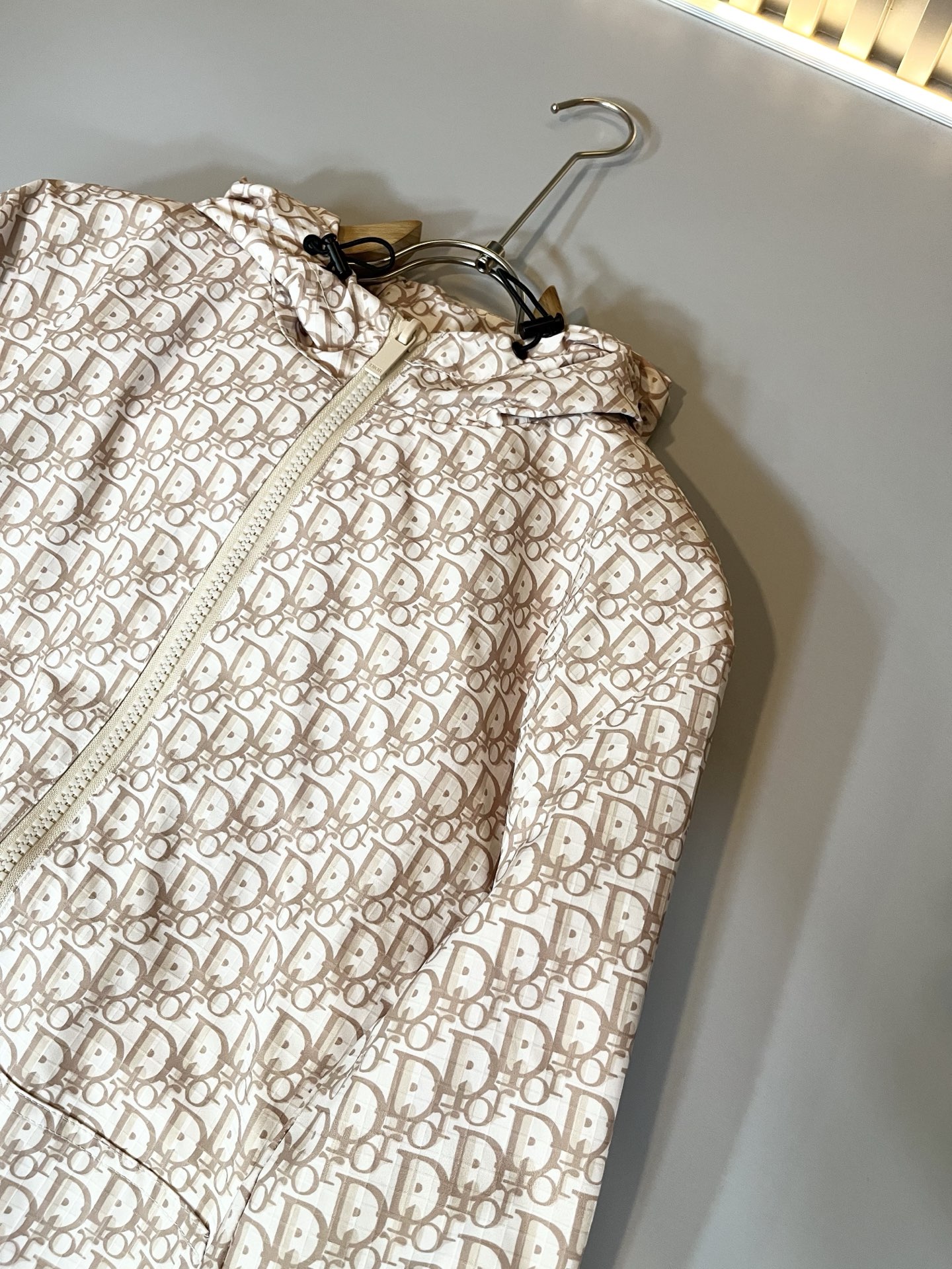 Dio*r迪*奥2025秋冬男士夹克外套，最新时尚休闲夹克，贸易公司渠道稀出，同步官网发售，衣身logo