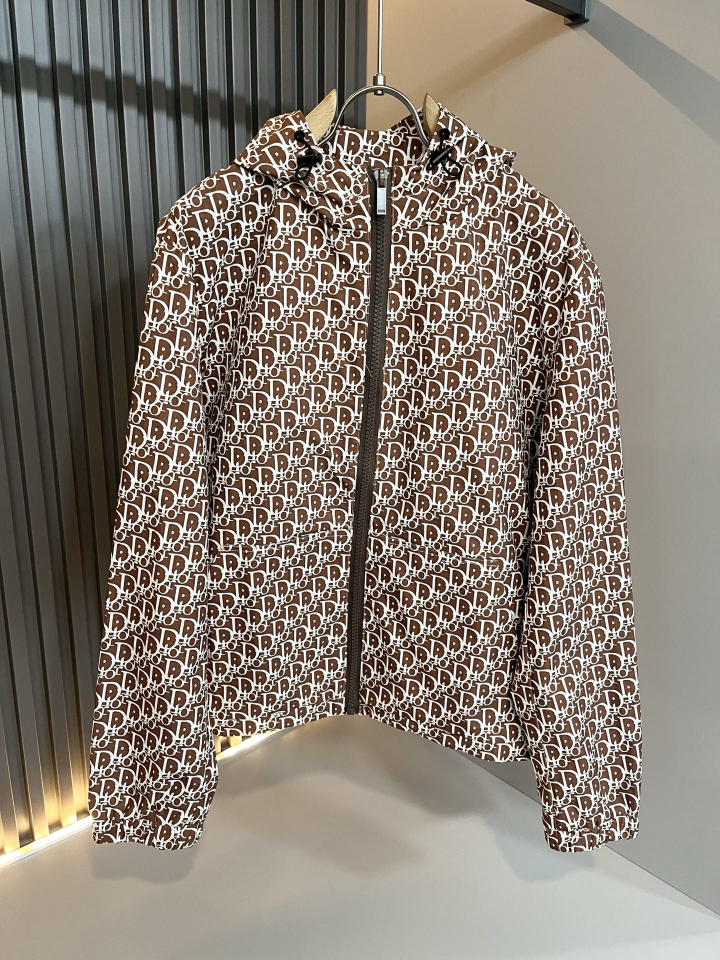 Dio*r迪*奥2025秋冬男士夹克外套，最新时尚休闲夹克，贸易公司渠道稀出，同步官网发售，衣身logo