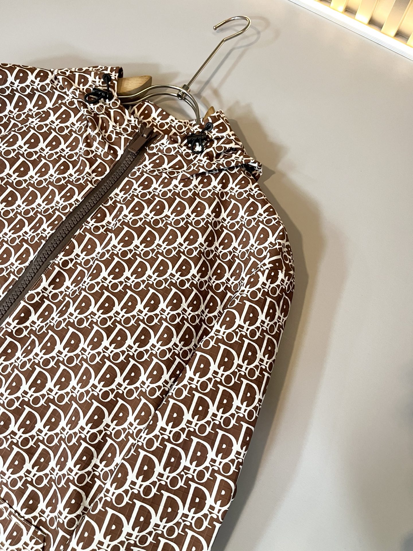 Dio*r迪*奥2025秋冬男士夹克外套，最新时尚休闲夹克，贸易公司渠道稀出，同步官网发售，衣身logo