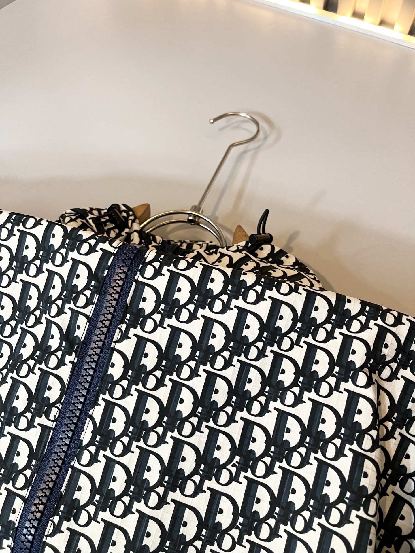 Dio*r迪*奥2025秋冬男士夹克外套，最新时尚休闲夹克，贸易公司渠道稀出，同步官网发售，衣身logo