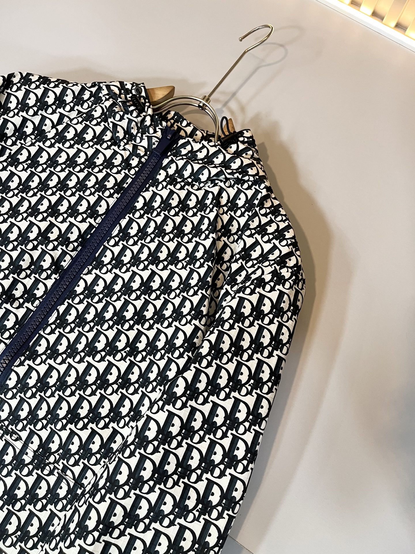 Dio*r迪*奥2025秋冬男士夹克外套，最新时尚休闲夹克，贸易公司渠道稀出，同步官网发售，衣身logo