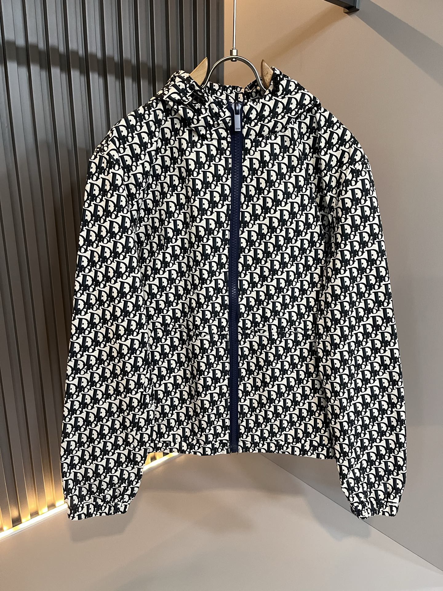 Dio*r迪*奥2025秋冬男士夹克外套，最新时尚休闲夹克，贸易公司渠道稀出，同步官网发售，衣身logo