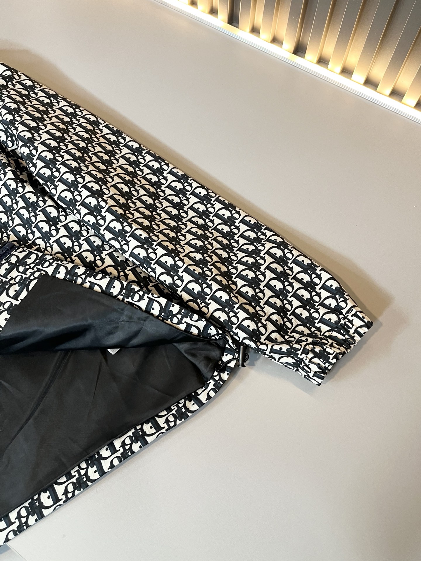 Dio*r迪*奥2025秋冬男士夹克外套，最新时尚休闲夹克，贸易公司渠道稀出，同步官网发售，衣身logo