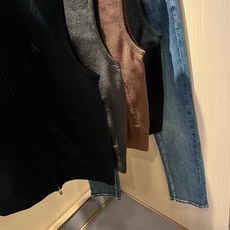 Loro Piana诺悠翩雅 2025秋冬男士针织马甲外套,最新的贸易订单全品相!!网红款!上身舒适透气 Loro Piana诺悠翩雅 2025秋冬男士针织马甲外套,最新的贸易订单全品相!!网红款!上身舒适透气