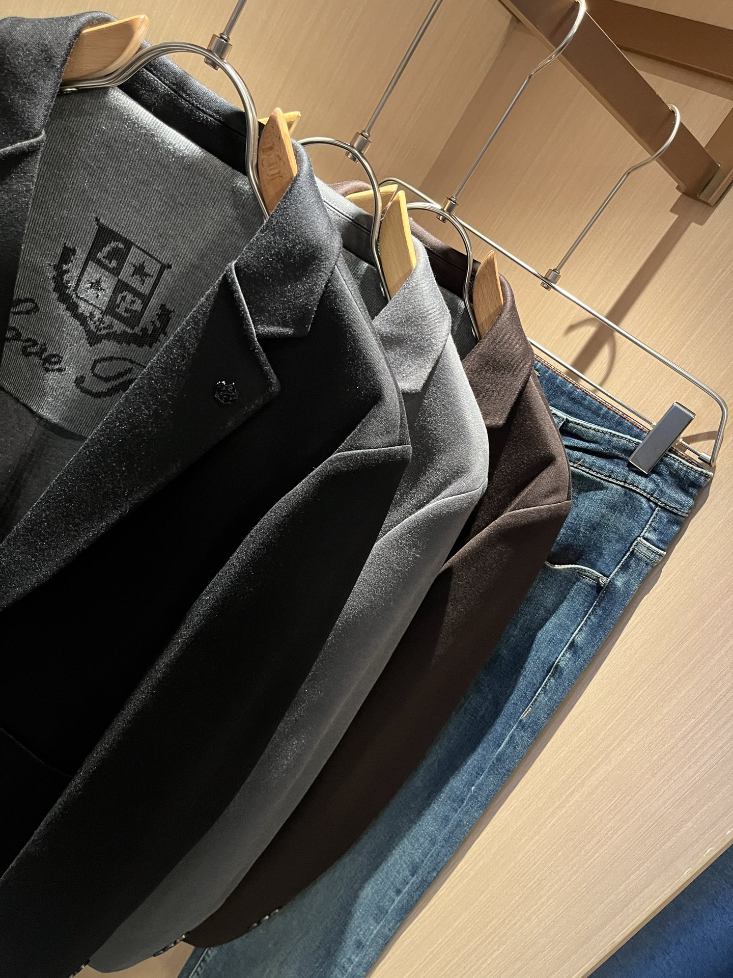 Loro Piana诺悠翩雅 2025秋冬男士西装外套，最新的贸易订单全品相！！网红款！上身舒适透气，不