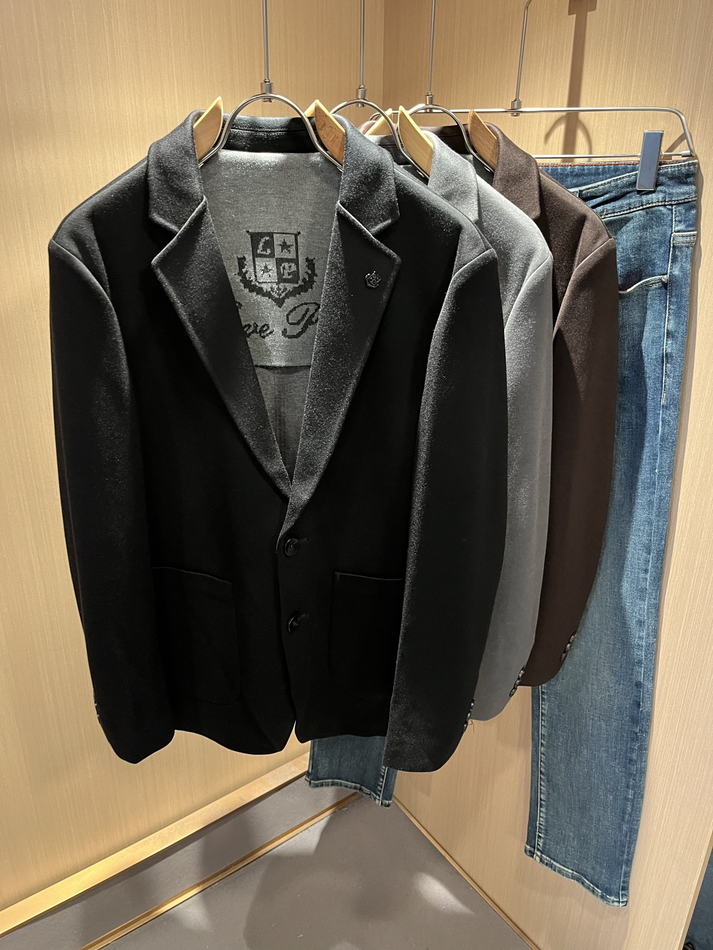 Loro Piana诺悠翩雅 2025秋冬男士西装外套，最新的贸易订单全品相！！网红款！上身舒适透气，不