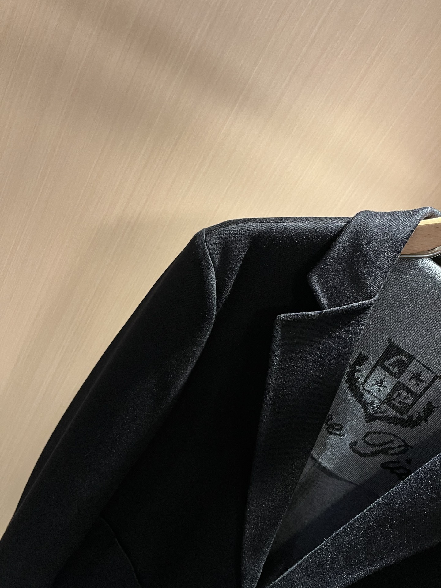 Loro Piana诺悠翩雅 2025秋冬男士西装外套，最新的贸易订单全品相！！网红款！上身舒适透气，不