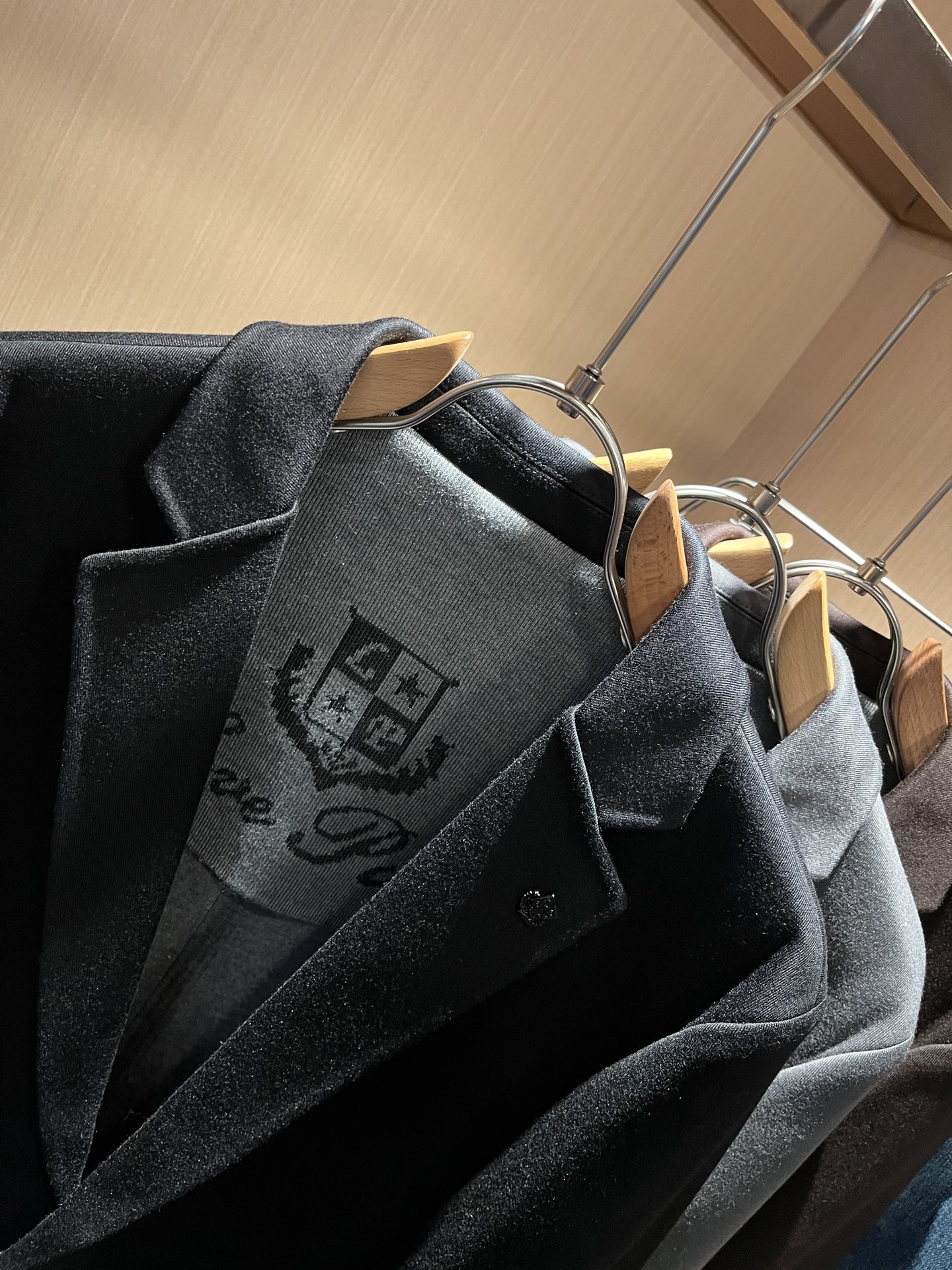 Loro Piana诺悠翩雅 2025秋冬男士西装外套，最新的贸易订单全品相！！网红款！上身舒适透气，不