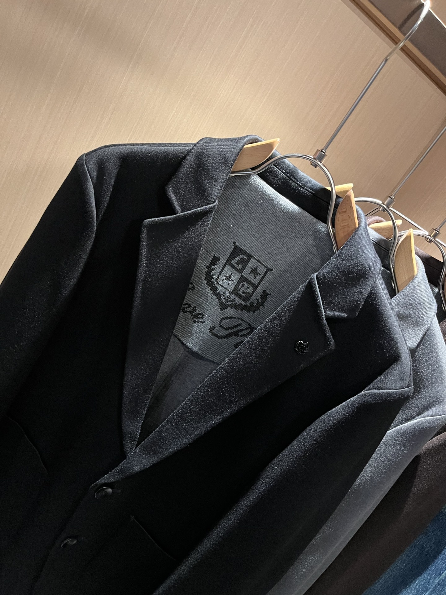 Loro Piana诺悠翩雅 2025秋冬男士西装外套，最新的贸易订单全品相！！网红款！上身舒适透气，不