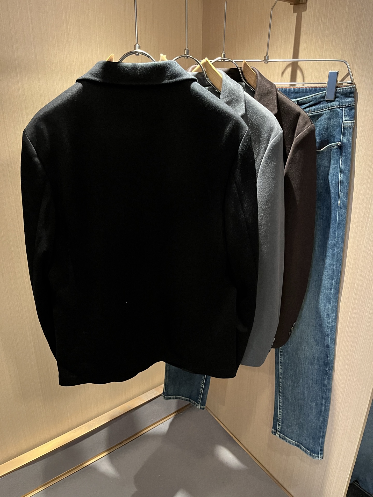 Loro Piana诺悠翩雅 2025秋冬男士西装外套，最新的贸易订单全品相！！网红款！上身舒适透气，不