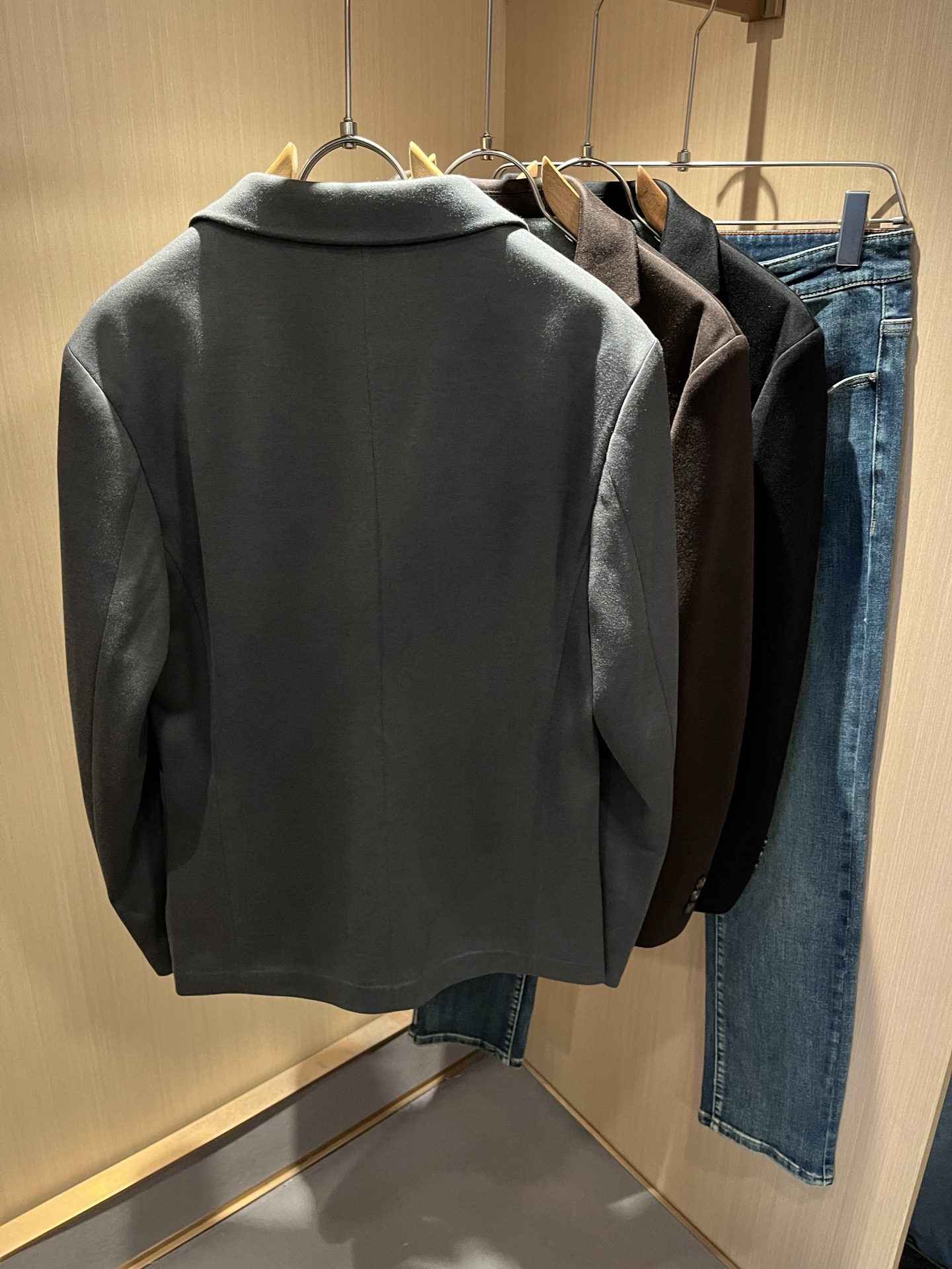 Loro Piana诺悠翩雅 2025秋冬男士西装外套，最新的贸易订单全品相！！网红款！上身舒适透气，不