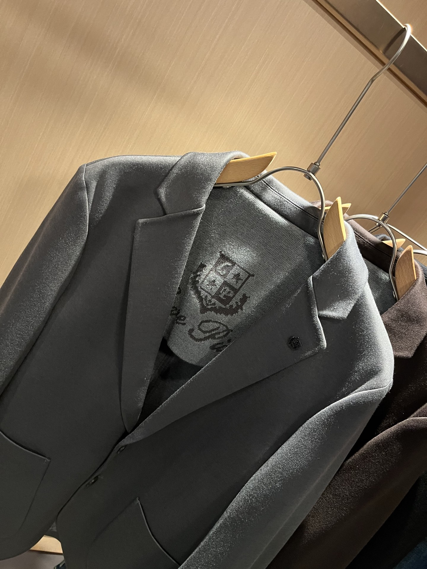 Loro Piana诺悠翩雅 2025秋冬男士西装外套，最新的贸易订单全品相！！网红款！上身舒适透气，不