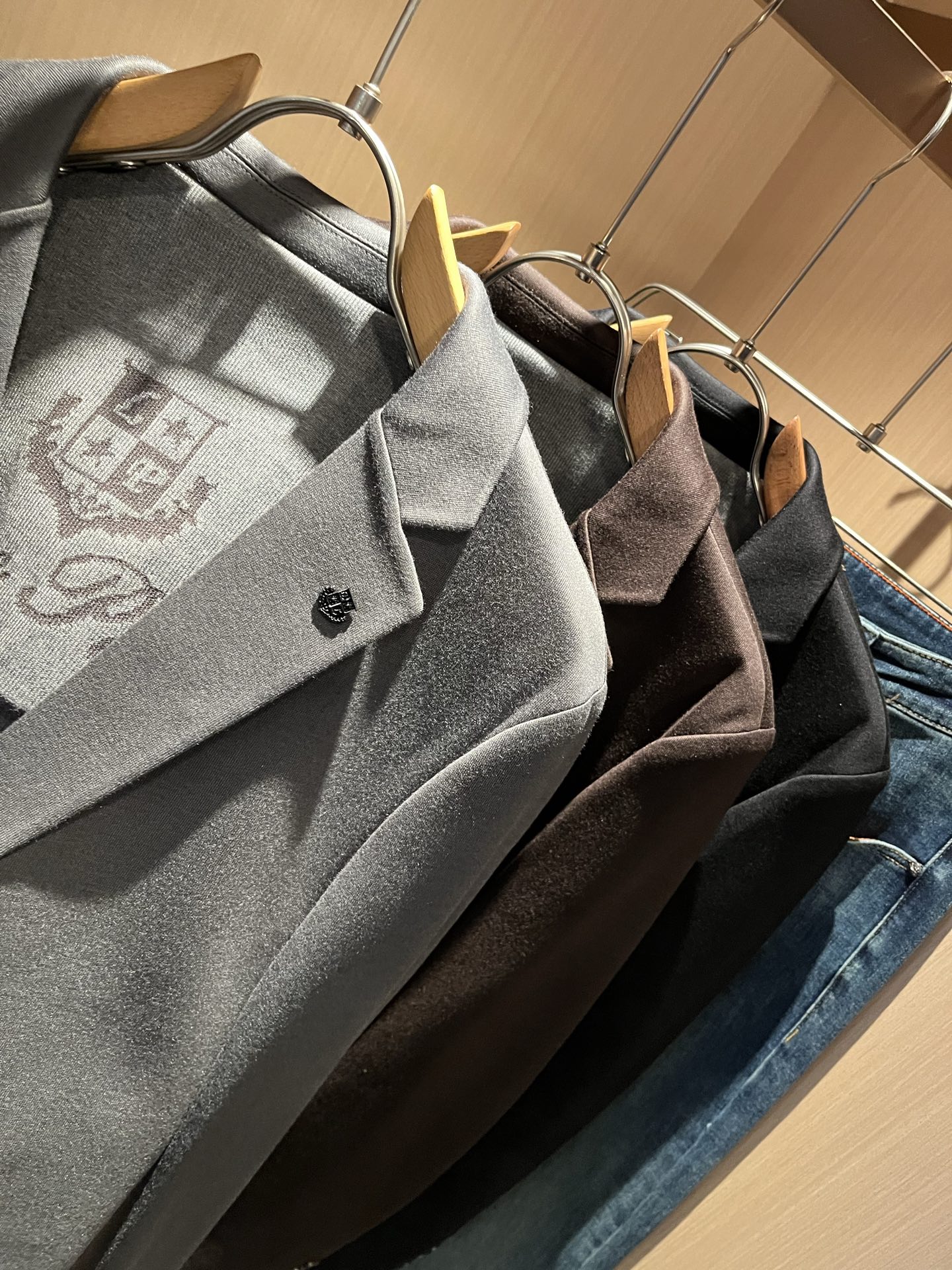 Loro Piana诺悠翩雅 2025秋冬男士西装外套，最新的贸易订单全品相！！网红款！上身舒适透气，不