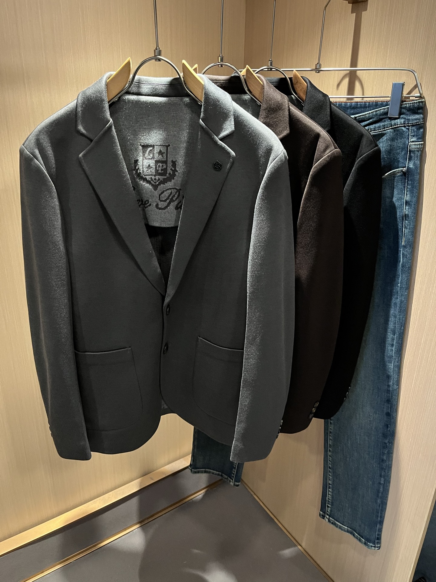 Loro Piana诺悠翩雅 2025秋冬男士西装外套，最新的贸易订单全品相！！网红款！上身舒适透气，不