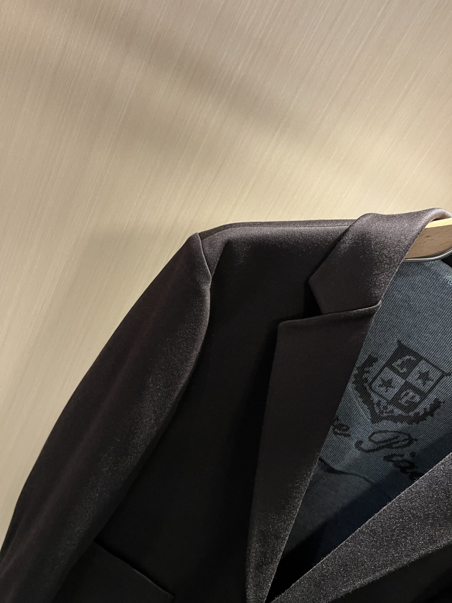 Loro Piana诺悠翩雅 2025秋冬男士西装外套，最新的贸易订单全品相！！网红款！上身舒适透气，不