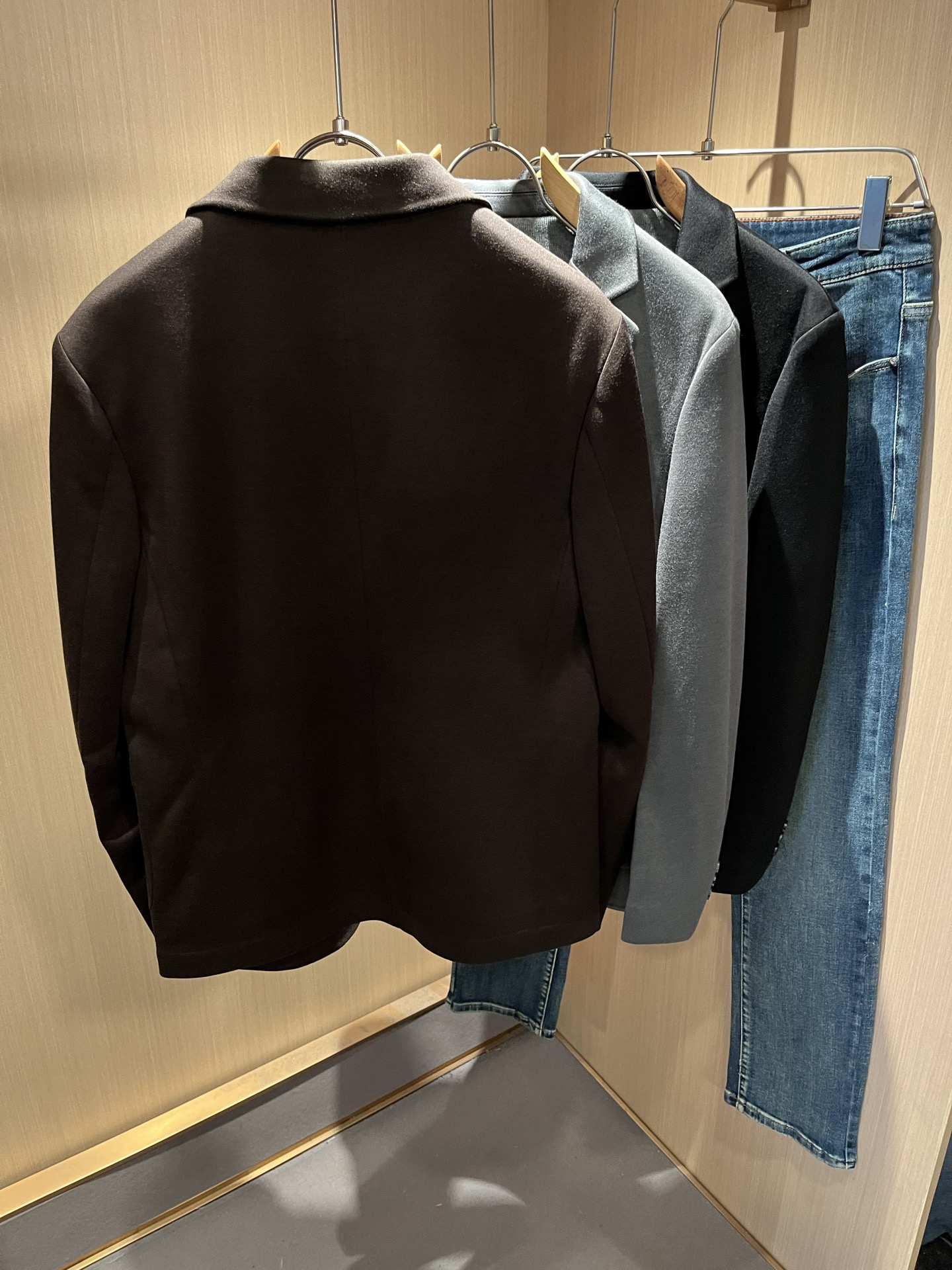 Loro Piana诺悠翩雅 2025秋冬男士西装外套，最新的贸易订单全品相！！网红款！上身舒适透气，不