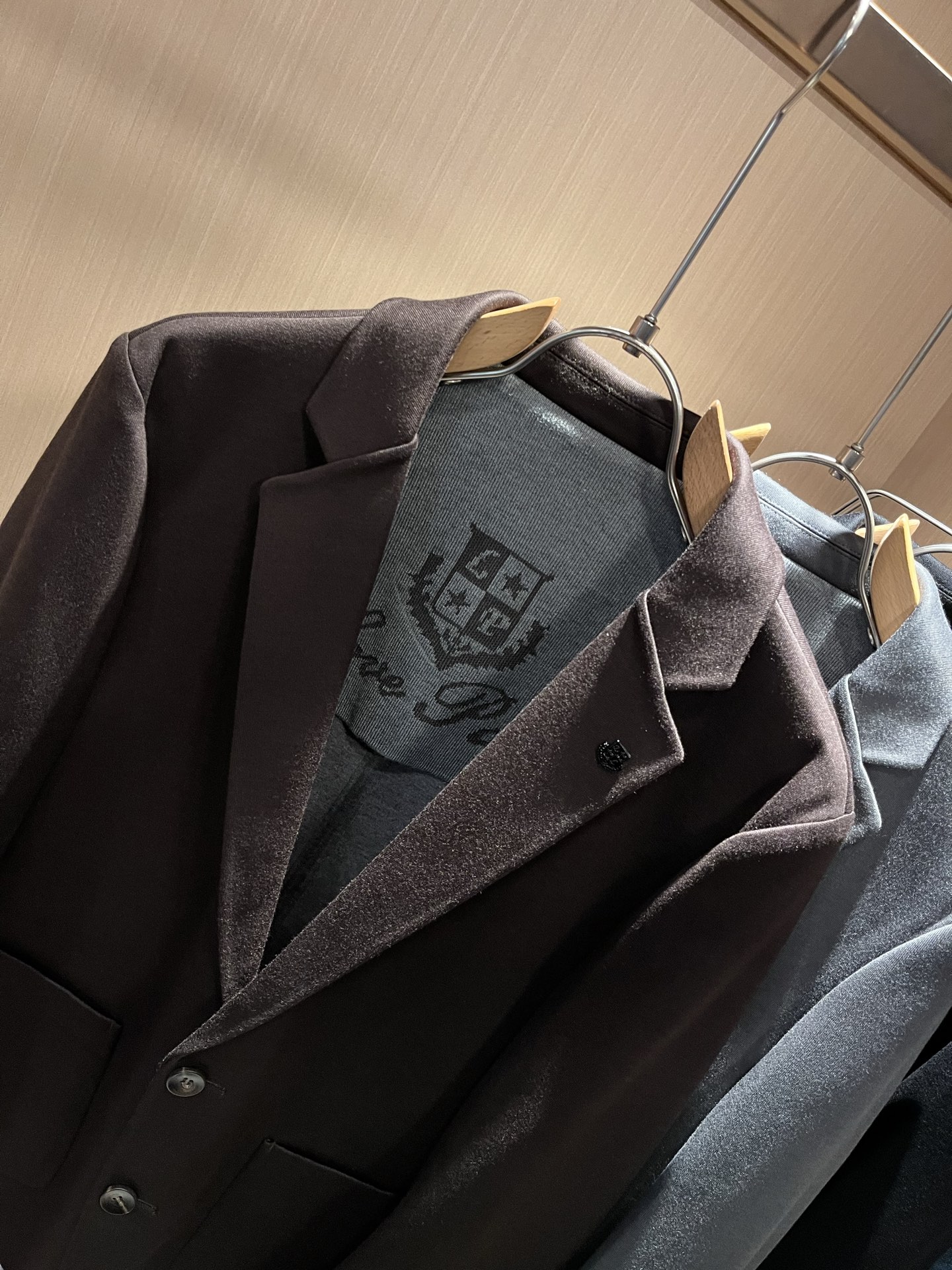 Loro Piana诺悠翩雅 2025秋冬男士西装外套，最新的贸易订单全品相！！网红款！上身舒适透气，不