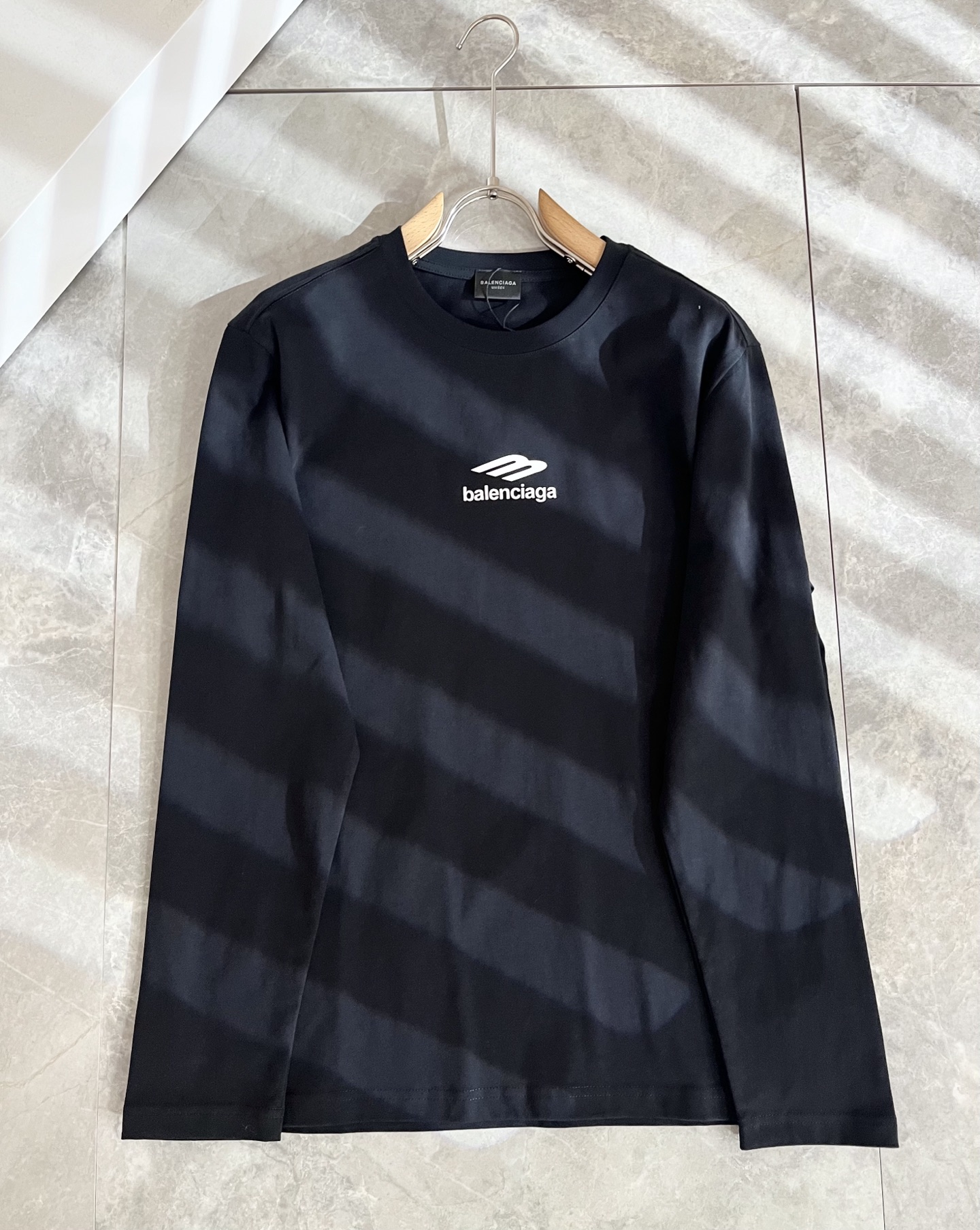 BALENCIA*巴黎*家 2025秋冬新款男女同款👫打底衫，经典标志图案logo压胶工艺设计！贸易公司