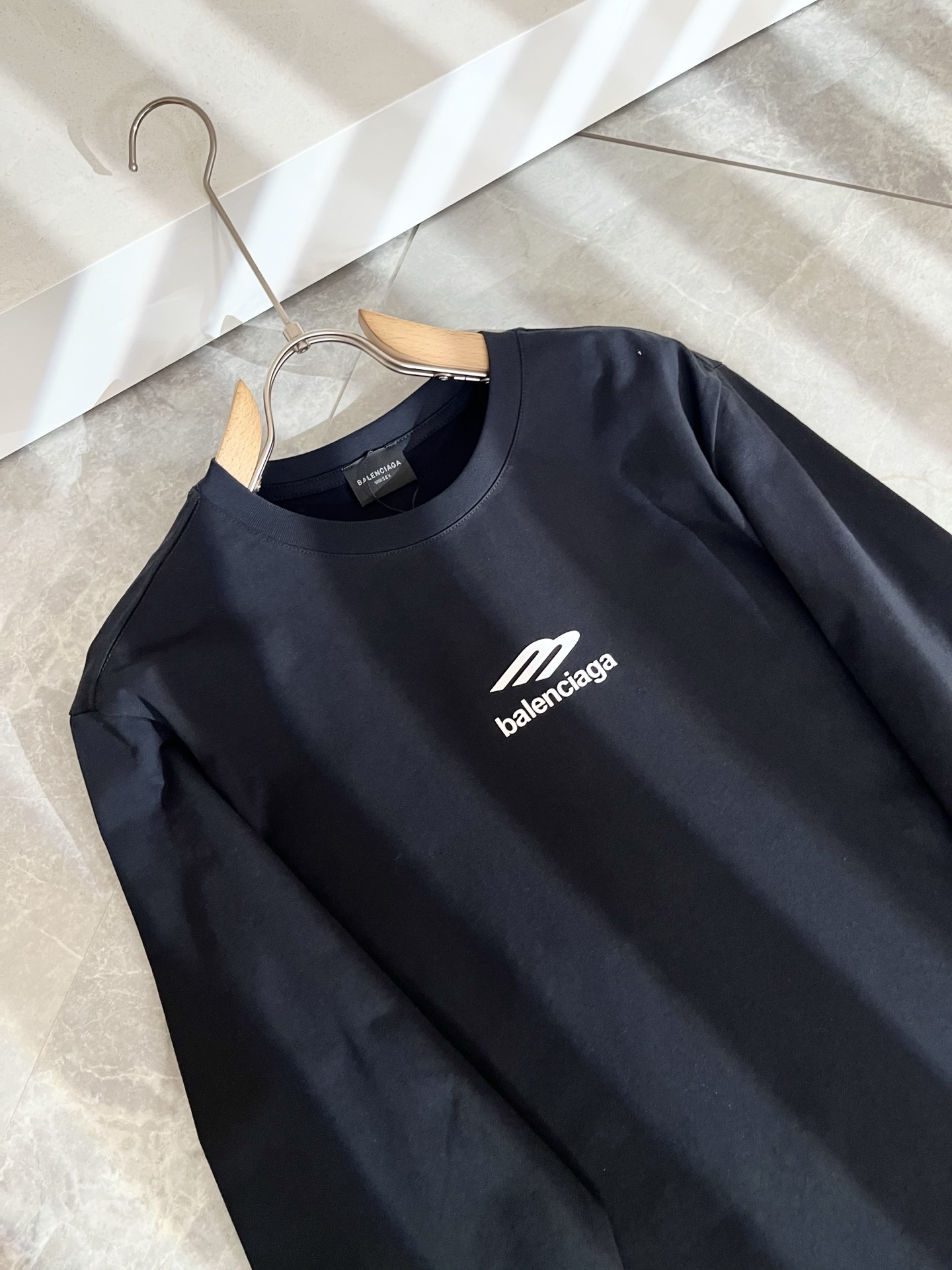BALENCIA*巴黎*家 2025秋冬新款男女同款👫打底衫，经典标志图案logo压胶工艺设计！贸易公司