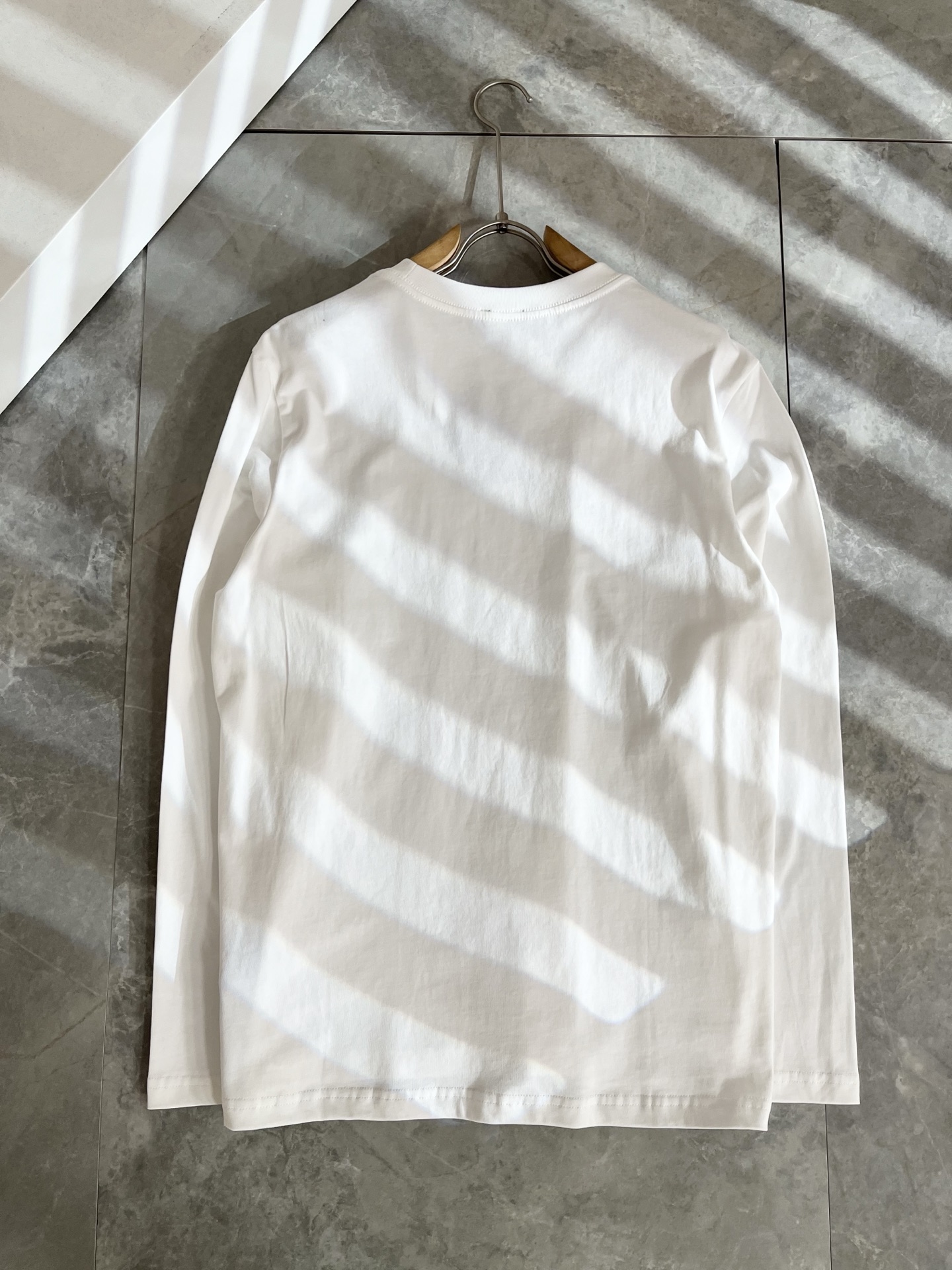 BALENCIA*巴黎*家 2025秋冬新款男女同款👫打底衫，经典标志图案logo压胶工艺设计！贸易公司