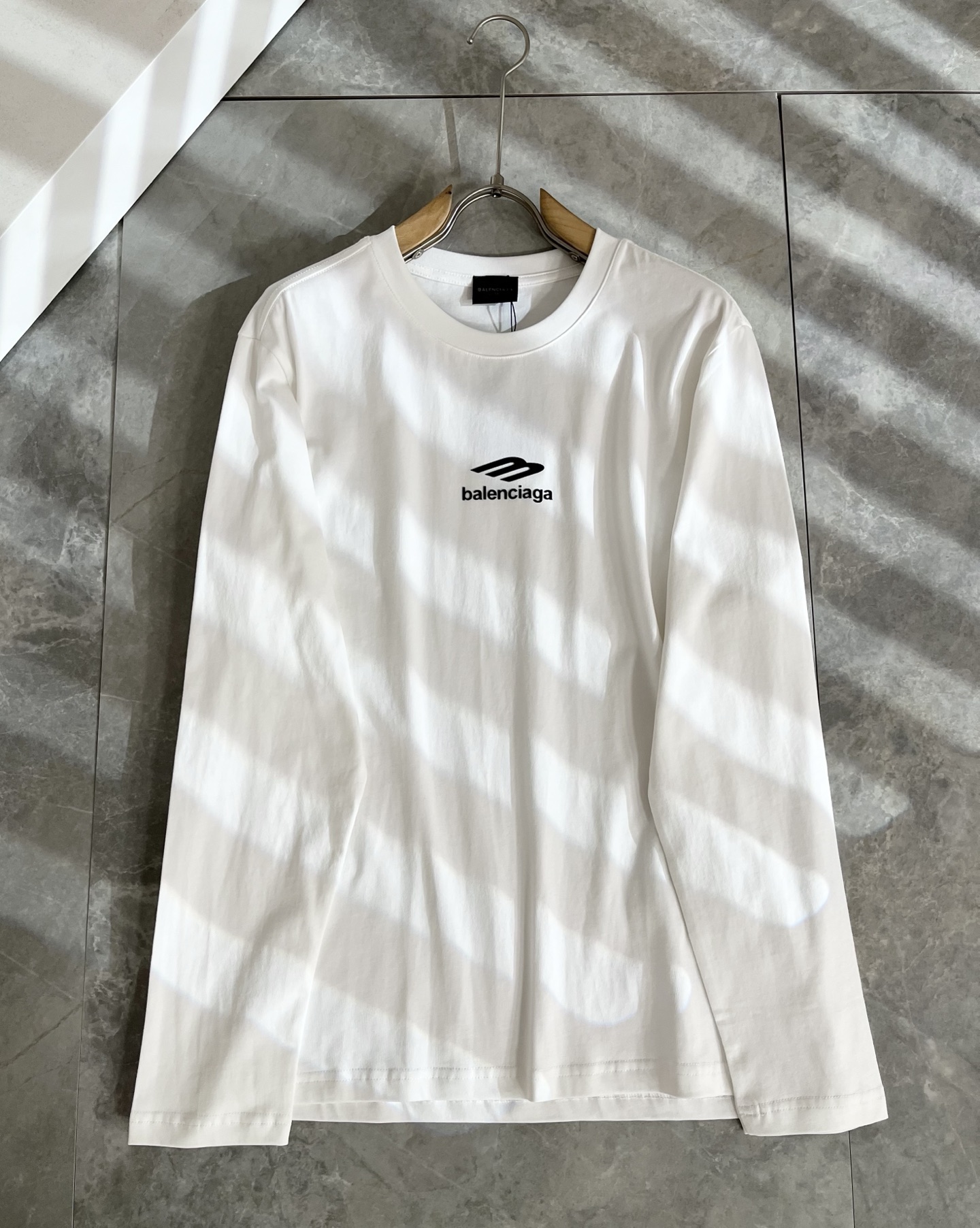 BALENCIA*巴黎*家 2025秋冬新款男女同款👫打底衫，经典标志图案logo压胶工艺设计！贸易公司