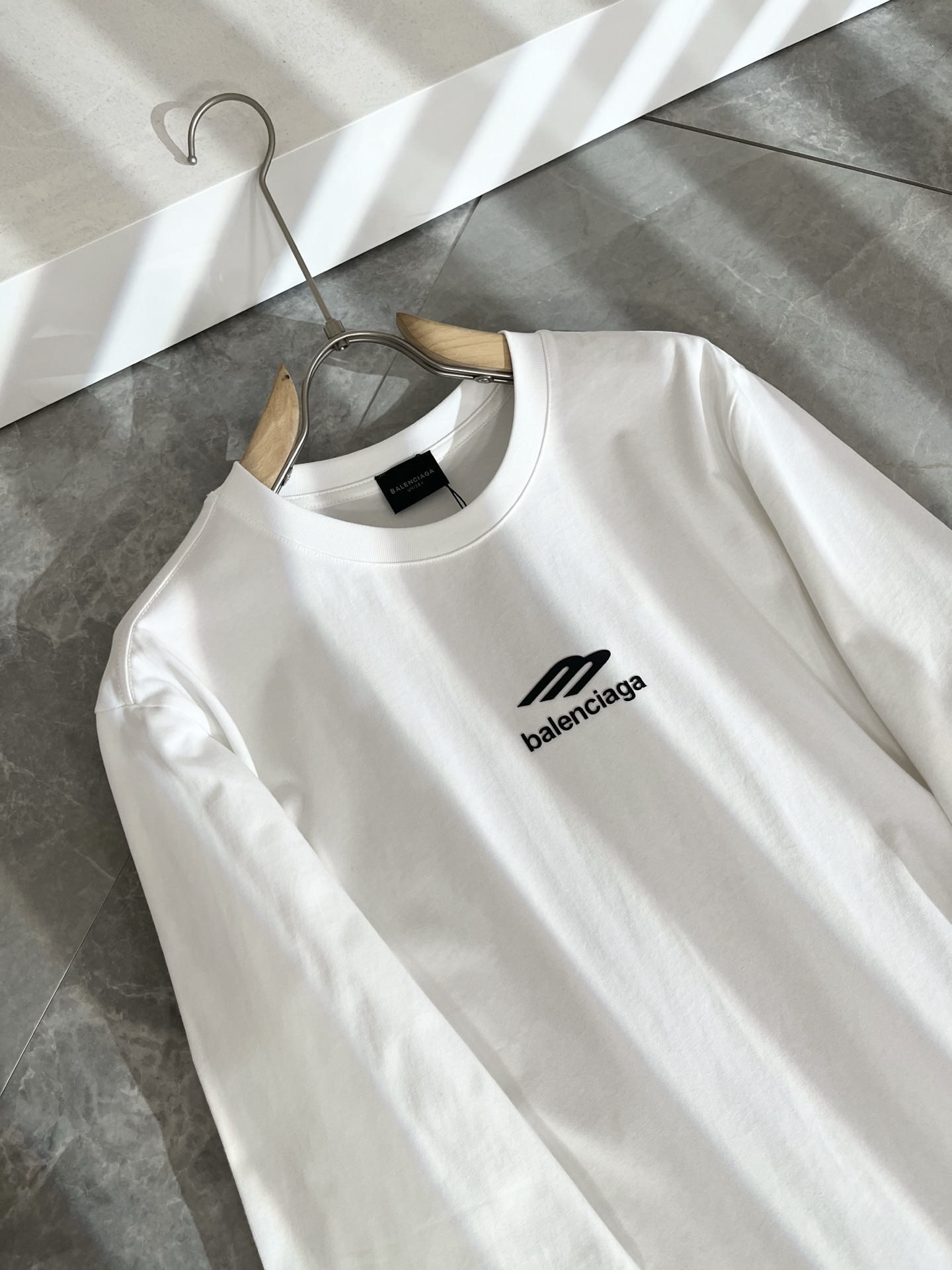 BALENCIA*巴黎*家 2025秋冬新款男女同款👫打底衫，经典标志图案logo压胶工艺设计！贸易公司