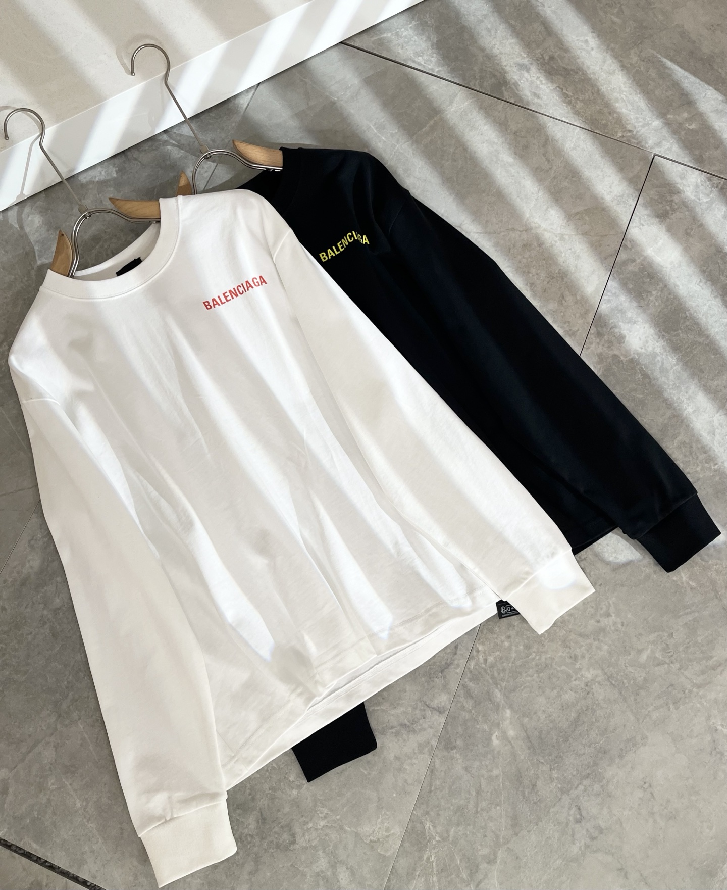 BALENCIA*巴黎*家 2025秋冬新款男女同款👫打底衫，经典标志图案logo压胶工艺设计！贸易公司