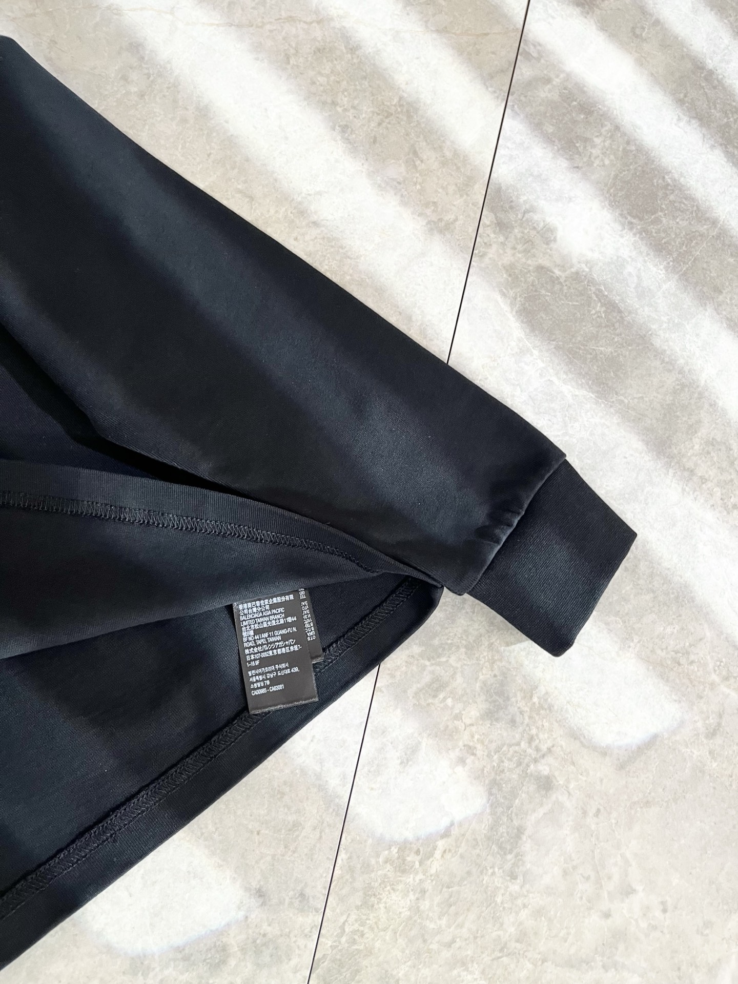 BALENCIA*巴黎*家 2025秋冬新款男女同款👫打底衫，经典标志图案logo压胶工艺设计！贸易公司