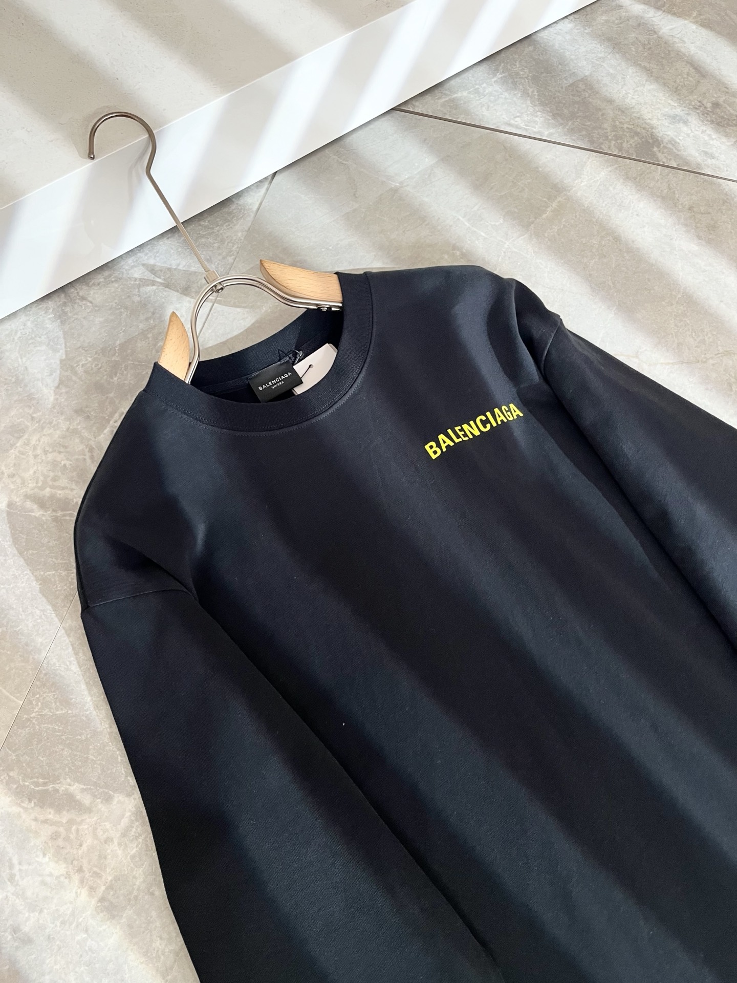 BALENCIA*巴黎*家 2025秋冬新款男女同款👫打底衫，经典标志图案logo压胶工艺设计！贸易公司