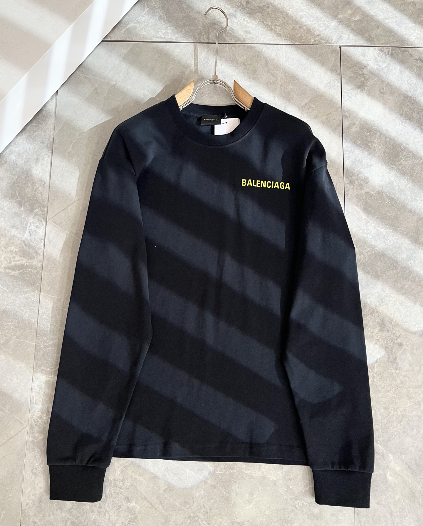 BALENCIA*巴黎*家 2025秋冬新款男女同款👫打底衫，经典标志图案logo压胶工艺设计！贸易公司