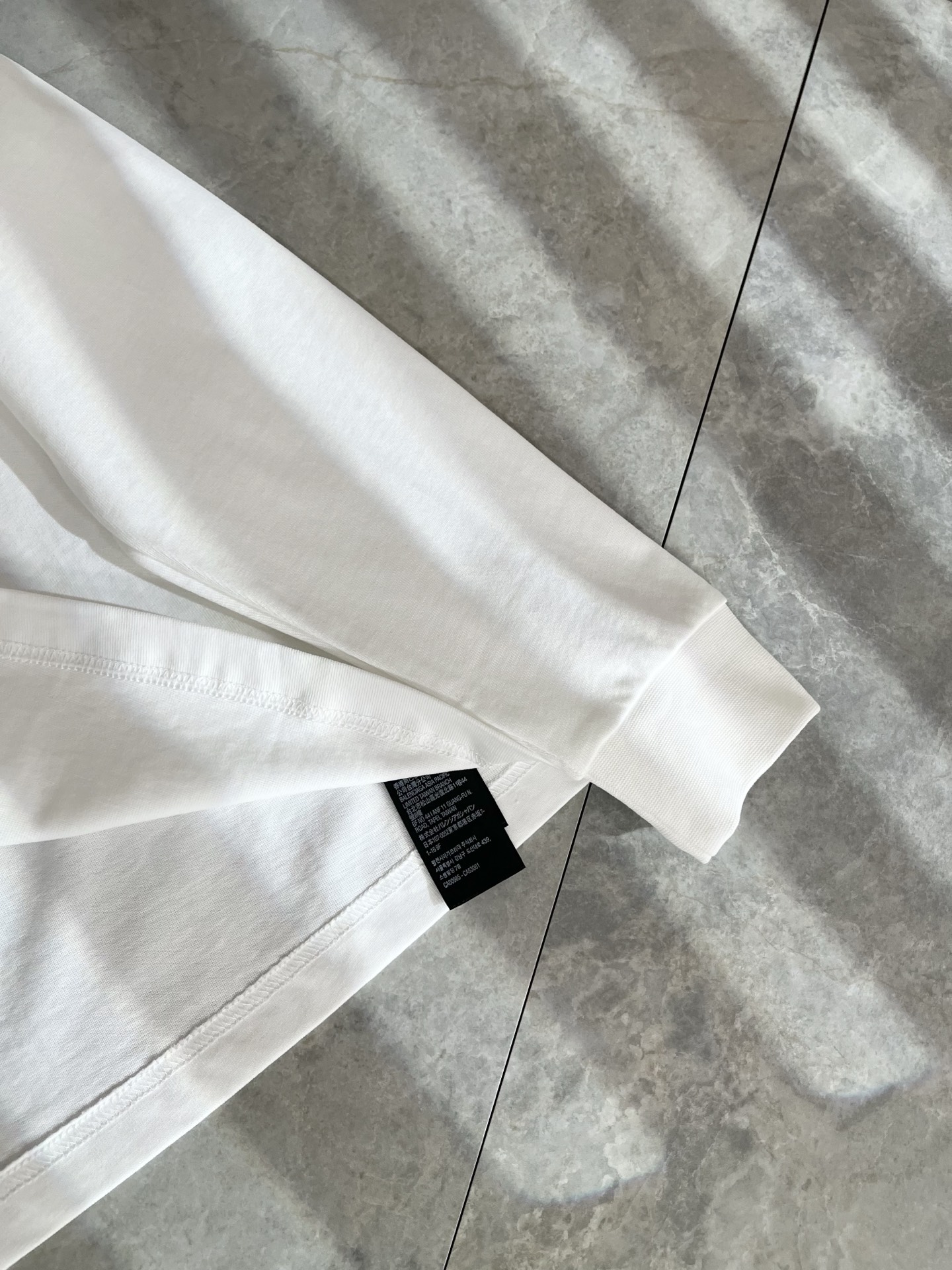 BALENCIA*巴黎*家 2025秋冬新款男女同款👫打底衫，经典标志图案logo压胶工艺设计！贸易公司