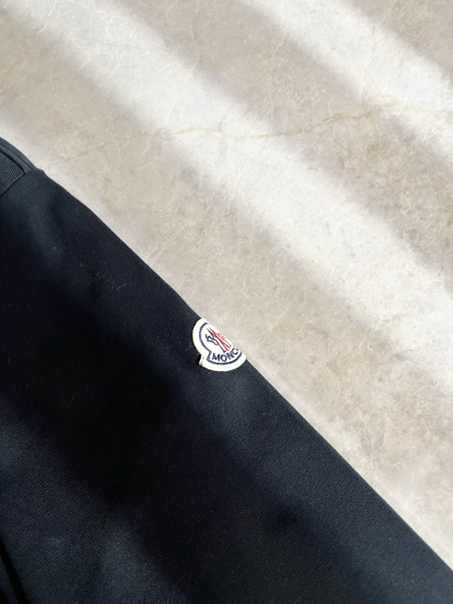 Moncler蒙家 2025秋冬最新男女同款👫贸易订单长袖打底衫，全品相！！网红款！采用logo图案压胶