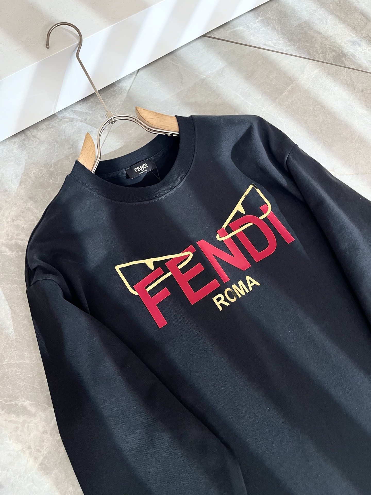 FEN*I 芬*迪2025秋冬新款FD家族FF男女同款👫打底衫，男女同款👫百搭极简短袖。意大利原厂订单，