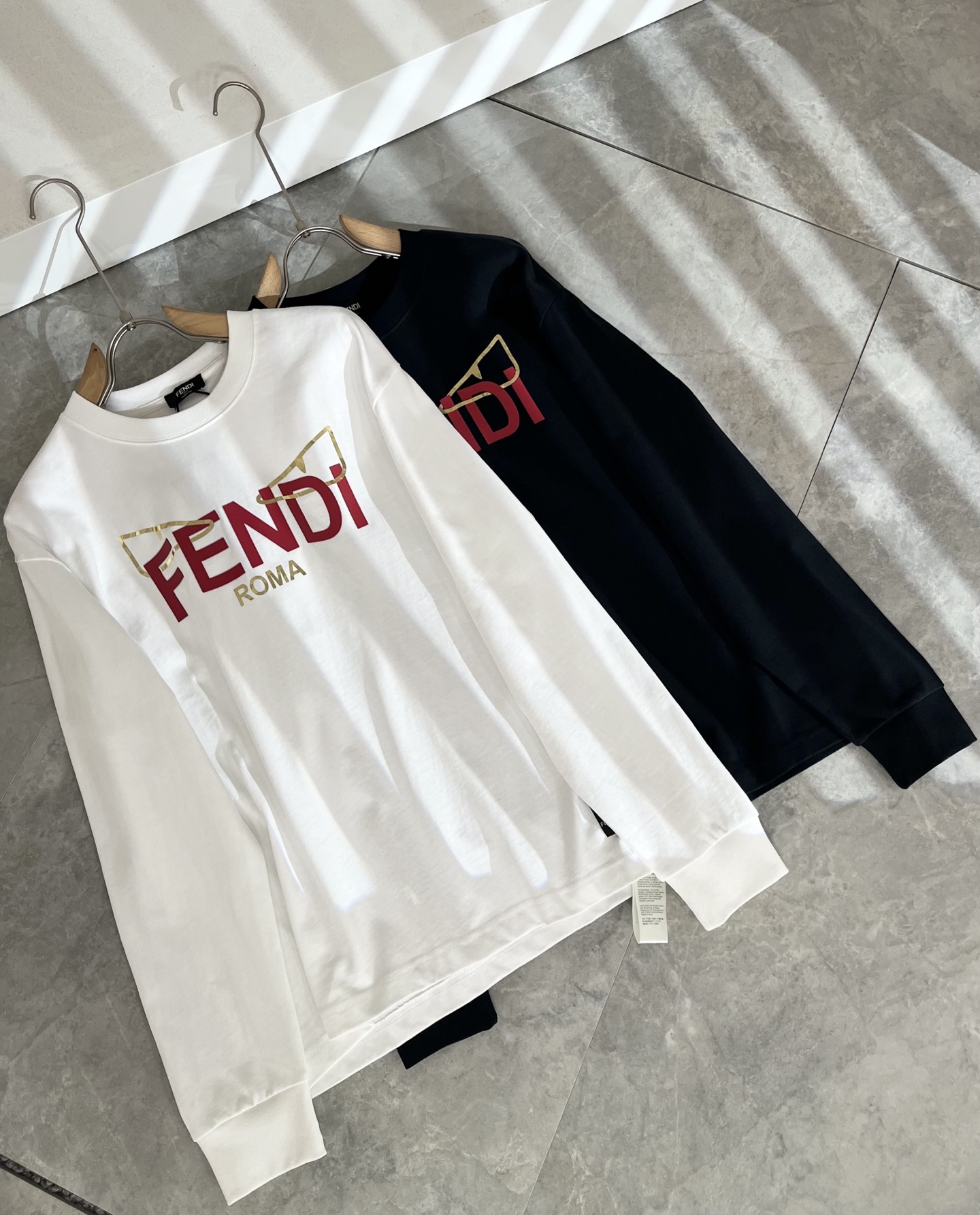 FEN*I 芬*迪2025秋冬新款FD家族FF男女同款👫打底衫，男女同款👫百搭极简短袖。意大利原厂订单，