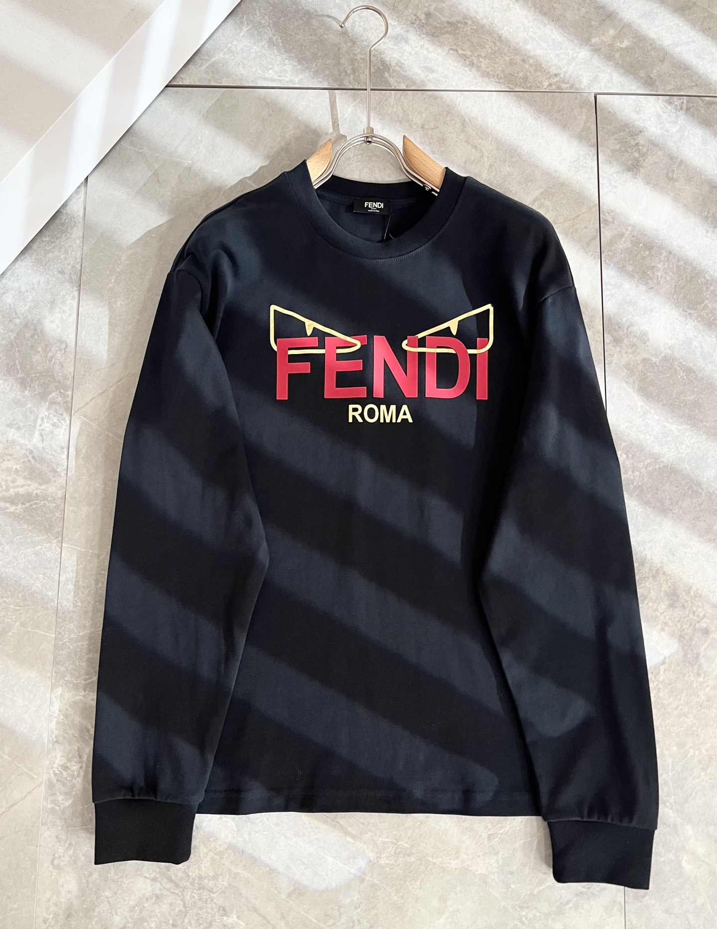 FEN*I 芬*迪2025秋冬新款FD家族FF男女同款👫打底衫，男女同款👫百搭极简短袖。意大利原厂订单，