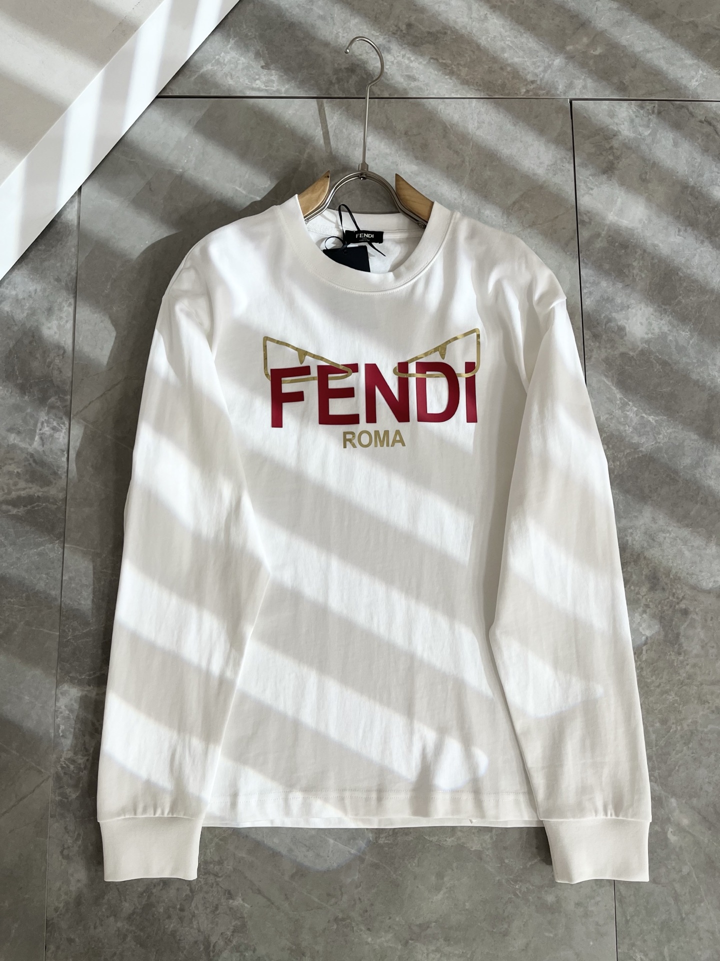 FEN*I 芬*迪2025秋冬新款FD家族FF男女同款👫打底衫，男女同款👫百搭极简短袖。意大利原厂订单，