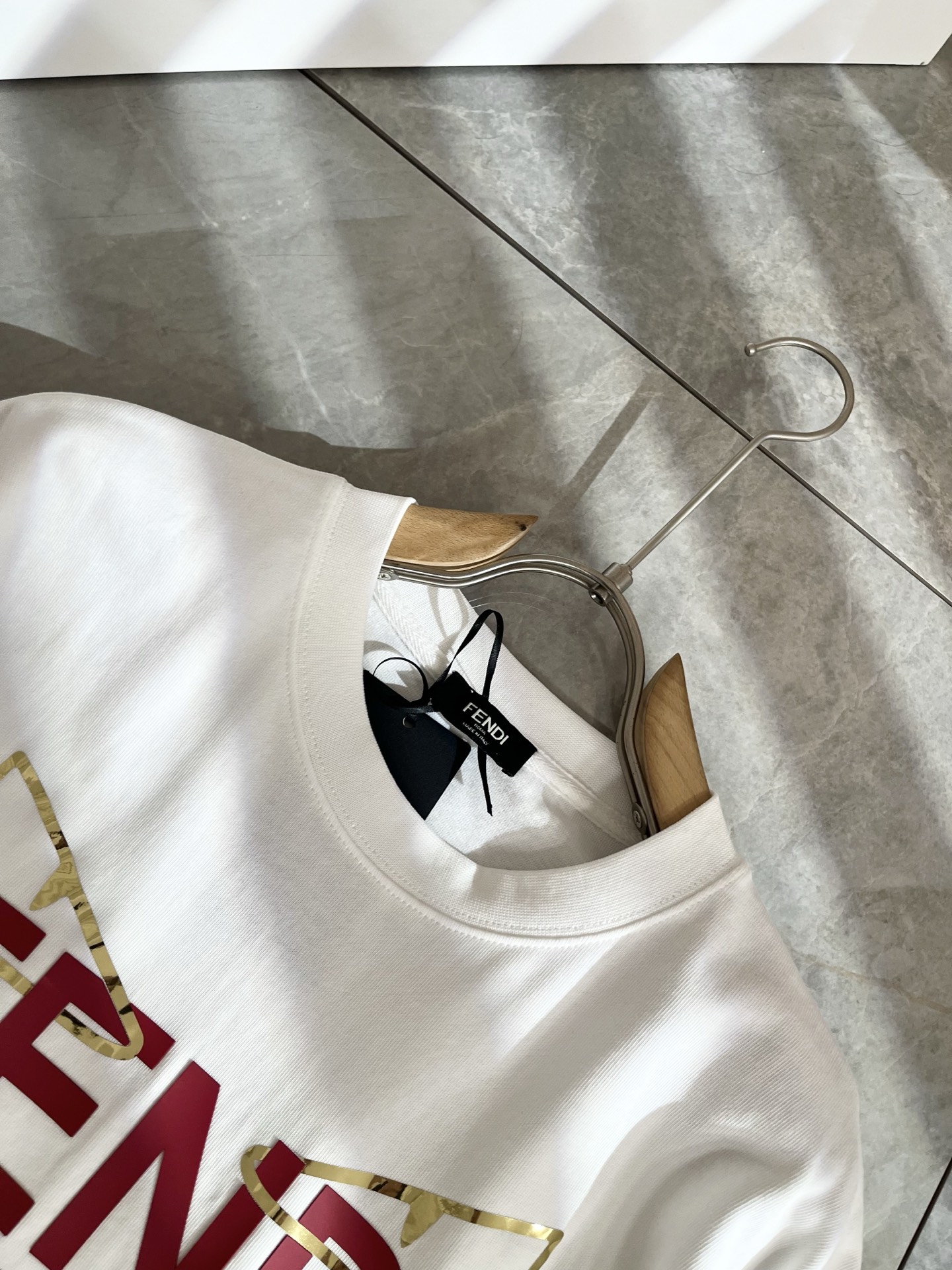 FEN*I 芬*迪2025秋冬新款FD家族FF男女同款👫打底衫，男女同款👫百搭极简短袖。意大利原厂订单，