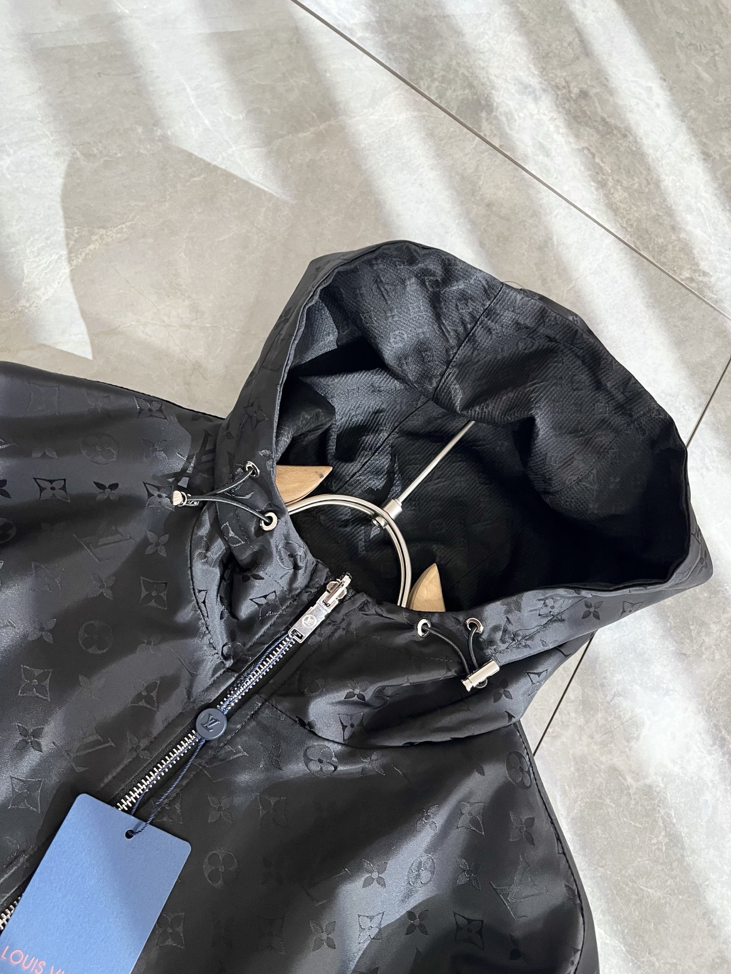 Louis Vuit*on 路易*登 2025秋冬新款轻奢Monogram立体暗纹工艺男女同款👫双面穿夹