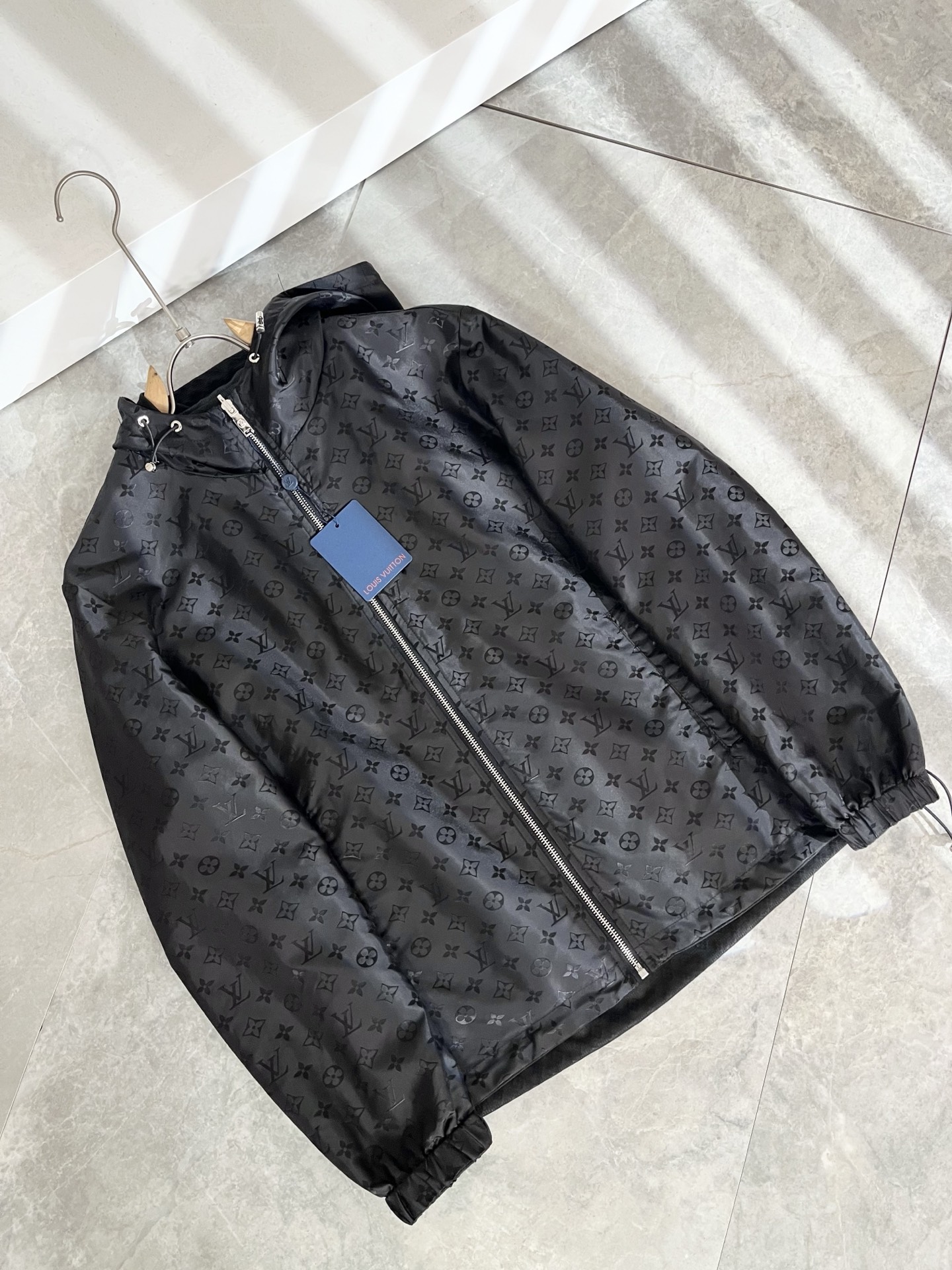 Louis Vuit*on 路易*登 2025秋冬新款轻奢Monogram立体暗纹工艺男女同款👫双面穿夹