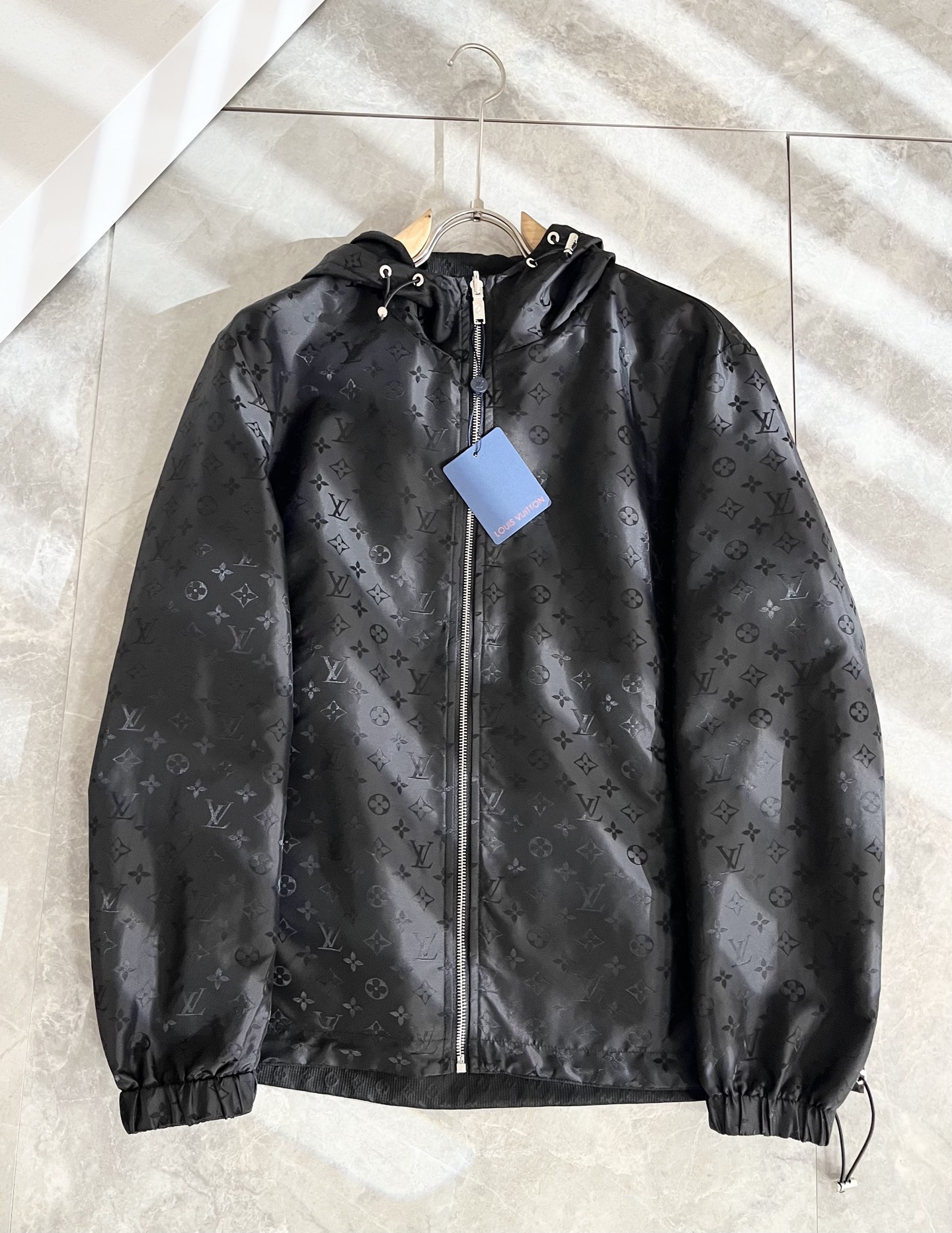 Louis Vuit*on 路易*登 2025秋冬新款轻奢Monogram立体暗纹工艺男女同款👫双面穿夹