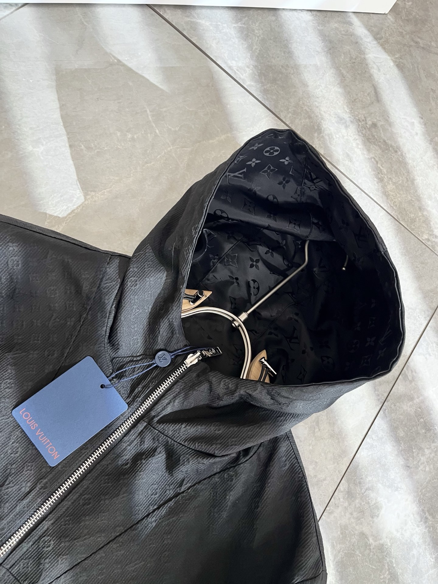 Louis Vuit*on 路易*登 2025秋冬新款轻奢Monogram立体暗纹工艺男女同款👫双面穿夹