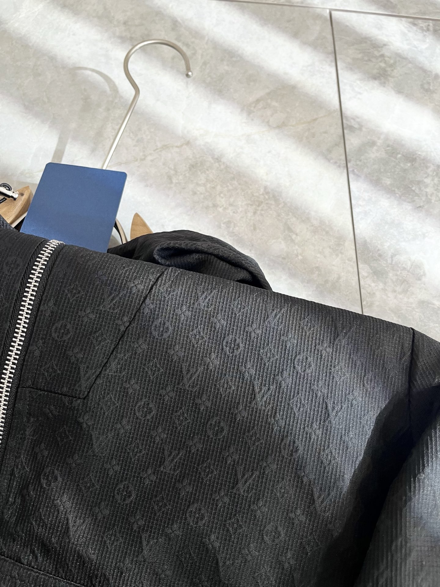 Louis Vuit*on 路易*登 2025秋冬新款轻奢Monogram立体暗纹工艺男女同款👫双面穿夹