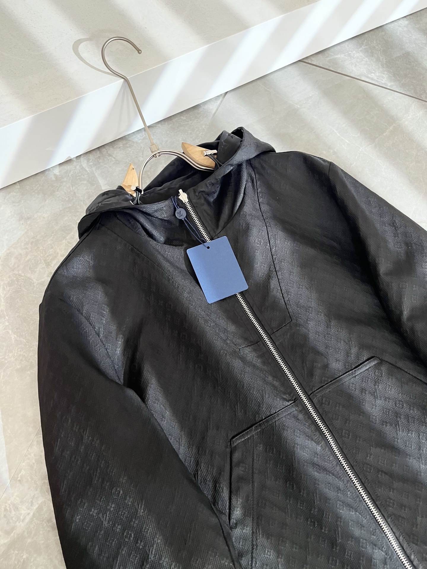 Louis Vuit*on 路易*登 2025秋冬新款轻奢Monogram立体暗纹工艺男女同款👫双面穿夹