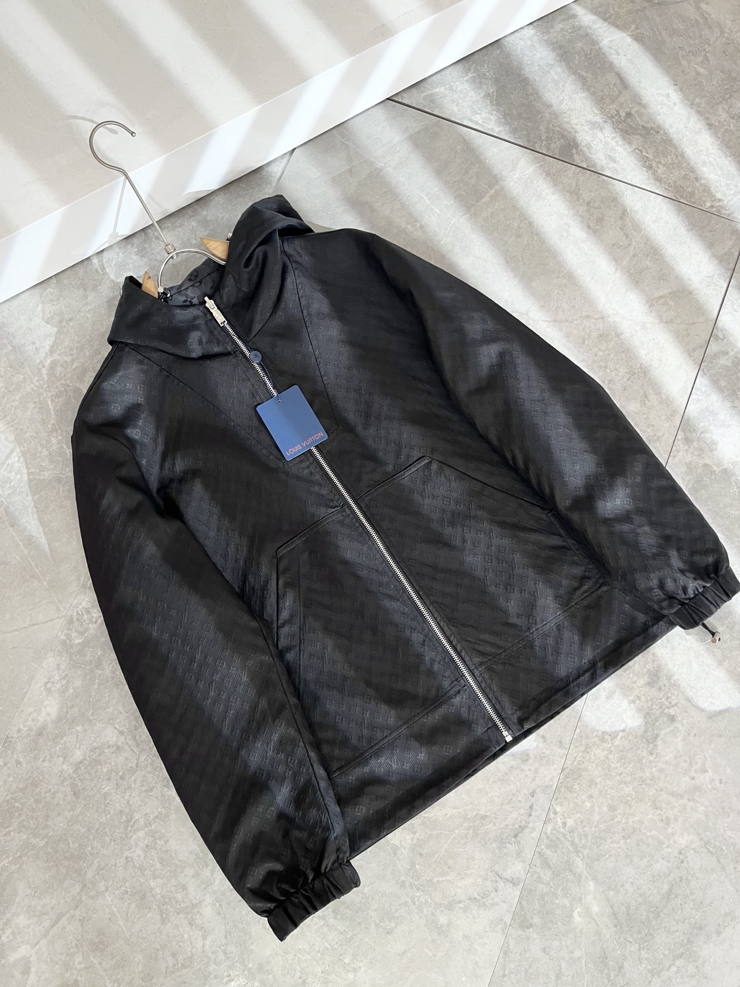 Louis Vuit*on 路易*登 2025秋冬新款轻奢Monogram立体暗纹工艺男女同款👫双面穿夹