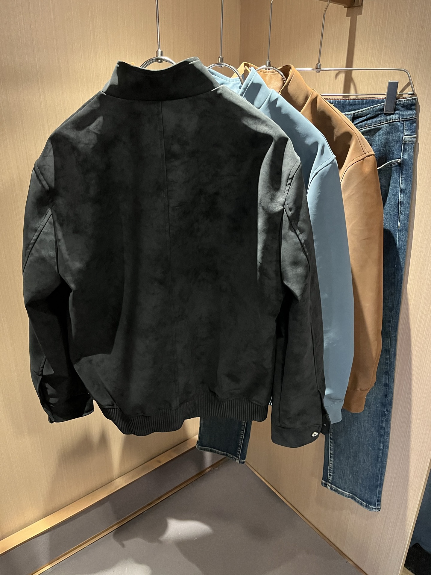 Louis Vuit*on 路易*登 2025秋冬新款轻奢男女同款👫洗水皮夹克外套，路易家族的新高端，细