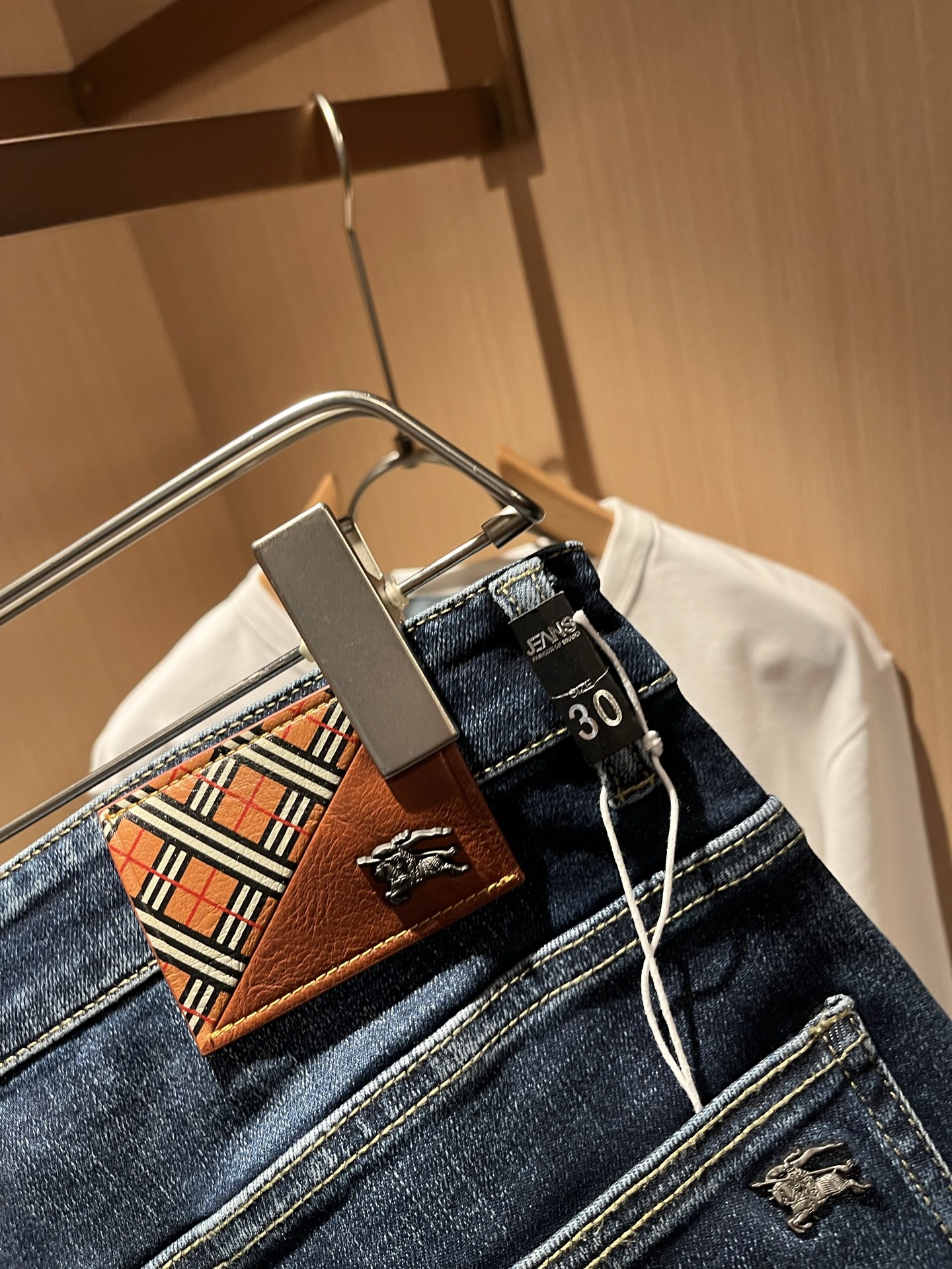 BURBER*Y巴*莉 2025秋冬新品男士高端休闲百搭牛仔裤！对于BUR粉丝来说，这样大气的经典设计足