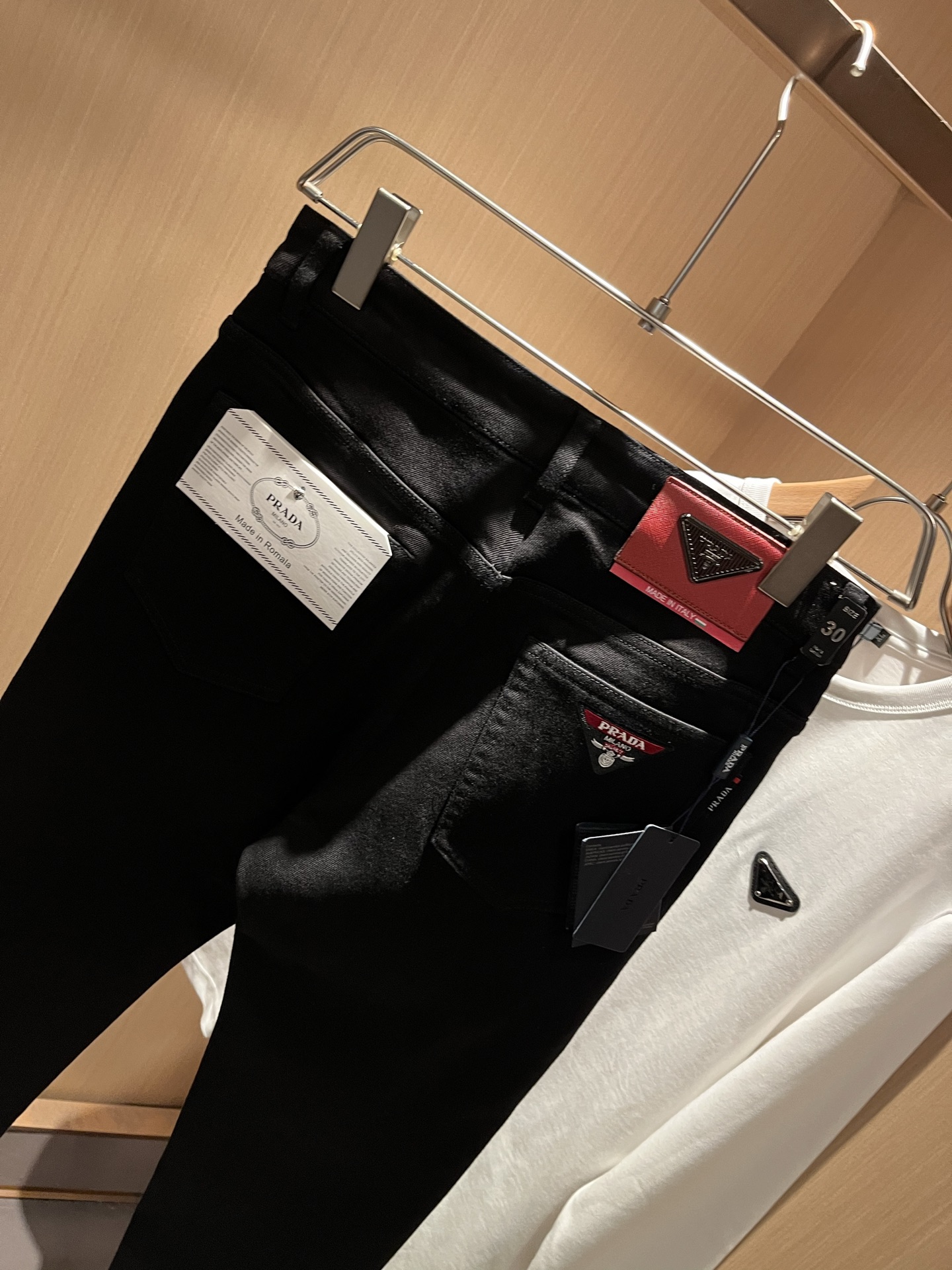 PRA*DA普*达 2025春夏新款男士休闲牛仔裤，高端品质之选……一款休闲裤兼备的百搭裤装，也是男士衣