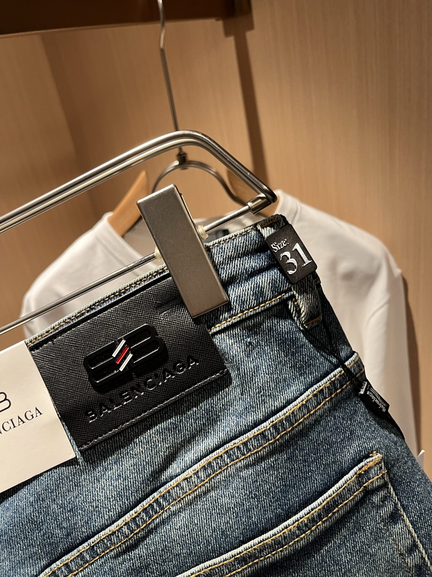 Balenci*ga巴黎*家 2025秋冬新款牛仔裤。B家的牛仔裤也是属一属二的.产出的牛仔也都是顶级的