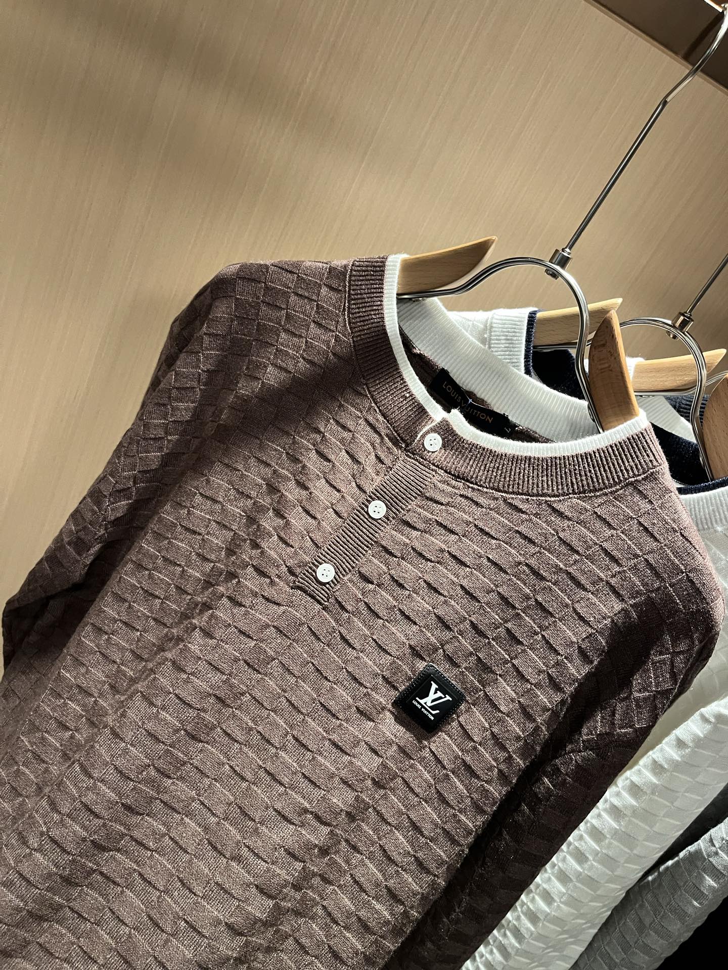 Louis Vuit*on 2025秋冬路易家族轻奢针织羊毛衫！路易家族的新高端，细节品质永远的那么完美