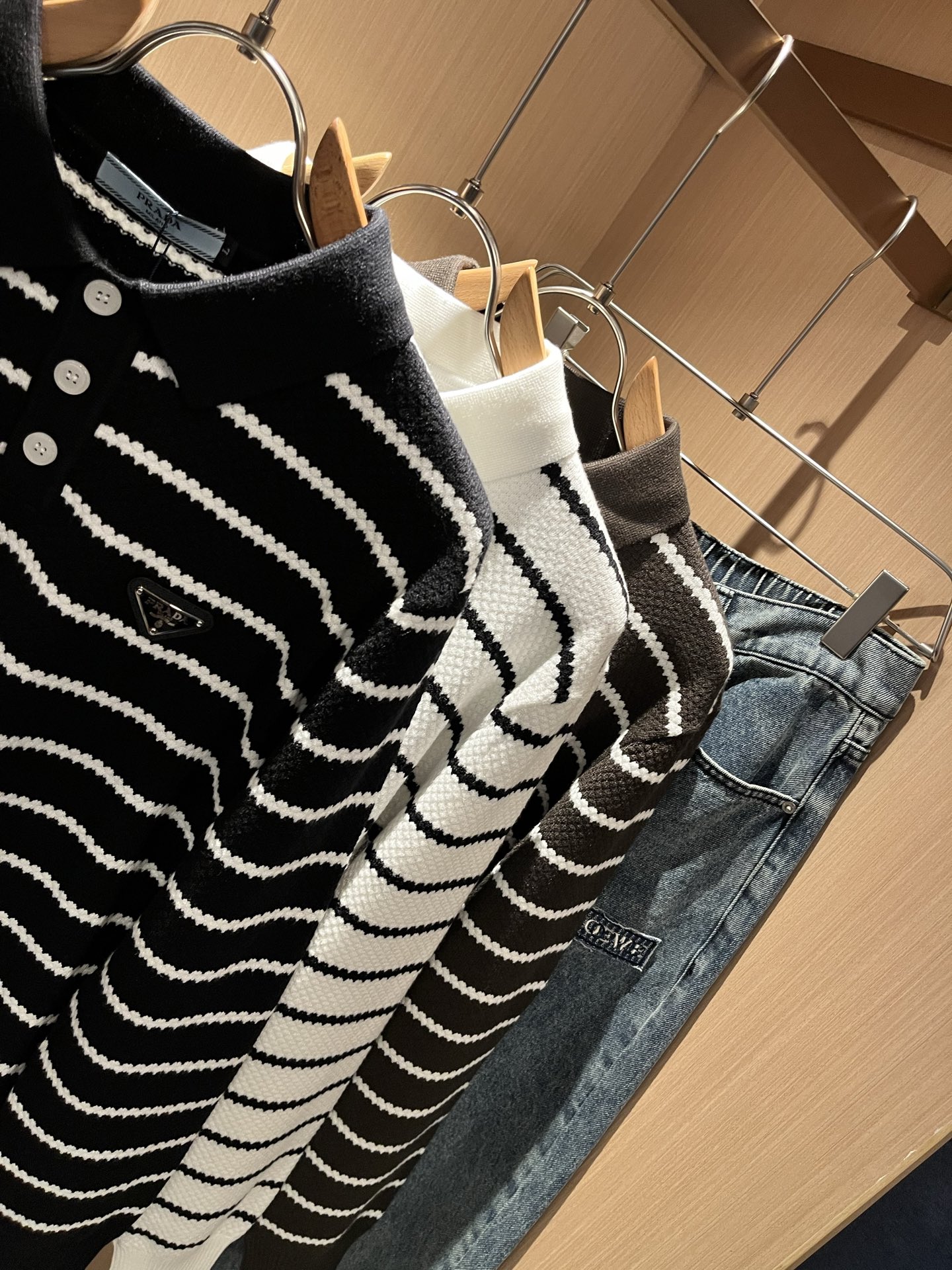 PRAD*A普*达2025秋冬新款男士针织羊毛衫，最新款全网独家首上！！~既经典有时尚百搭，谁不爱啊，将